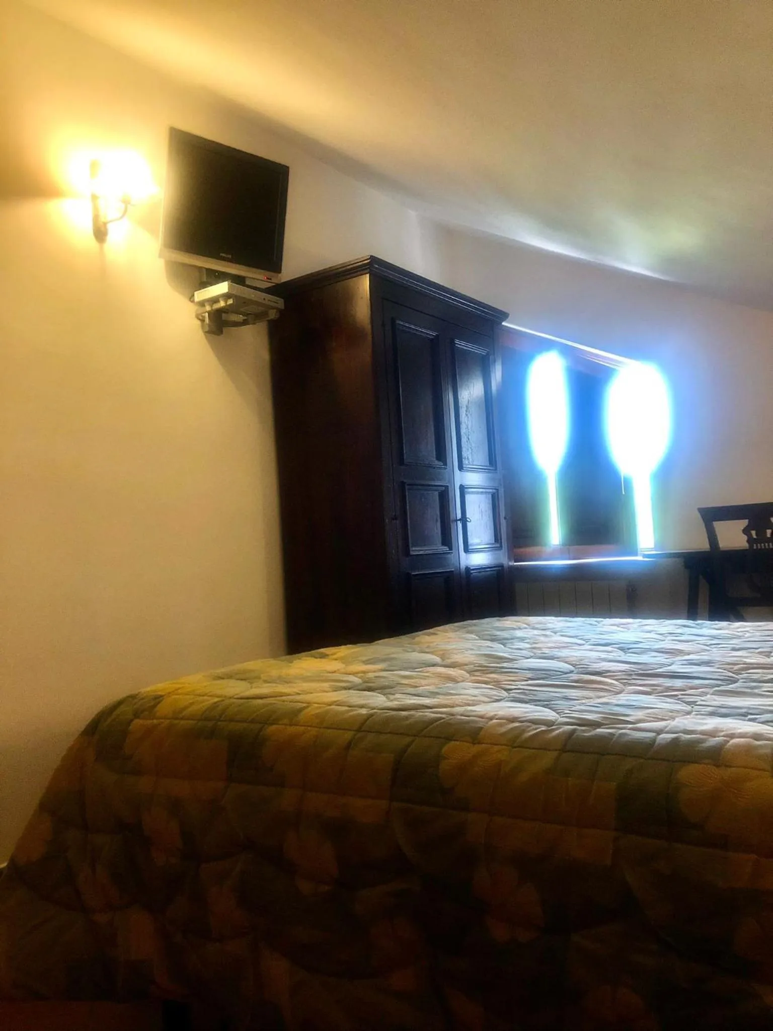 Bed in Hotel Bucaneve