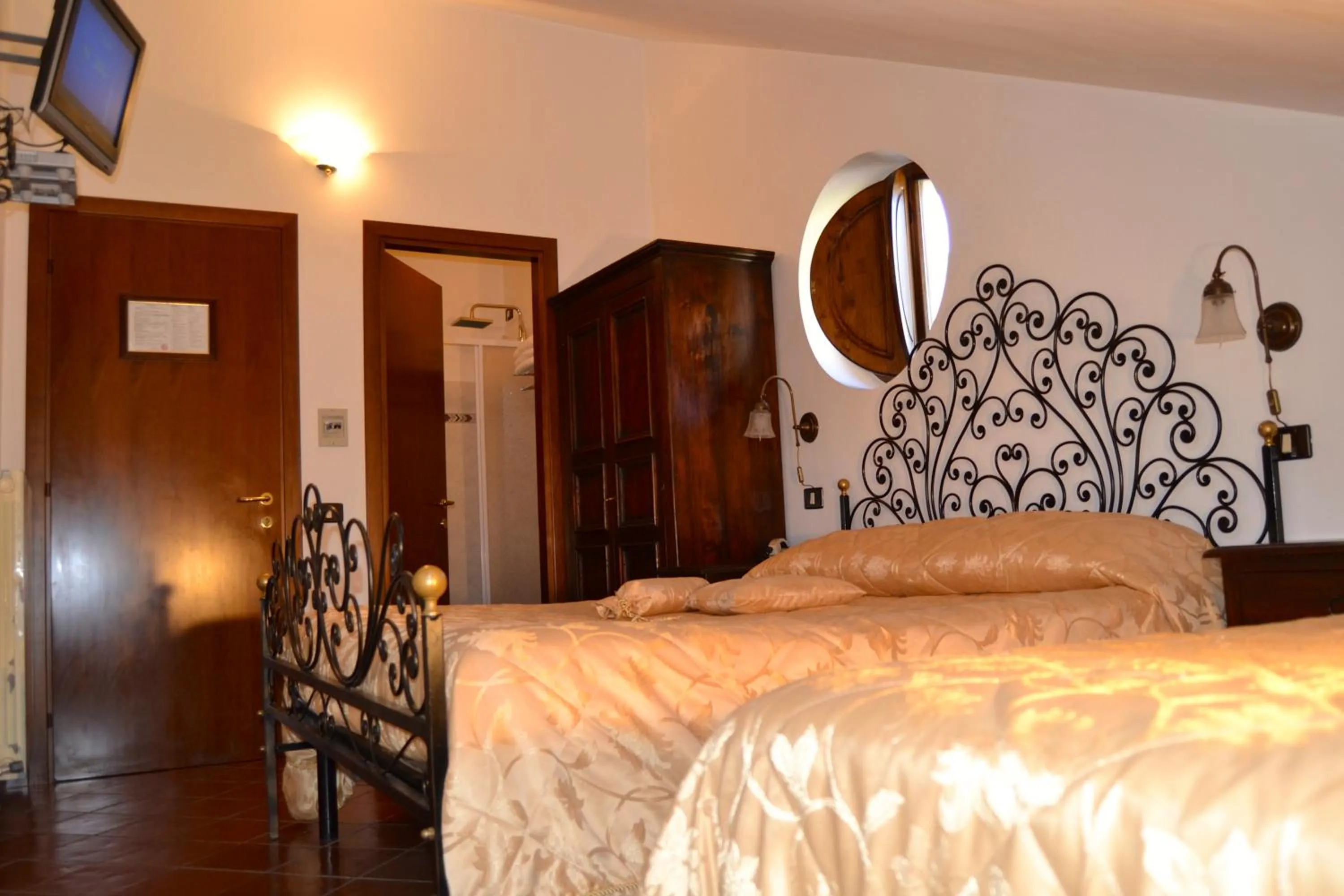 Bed in Hotel Bucaneve