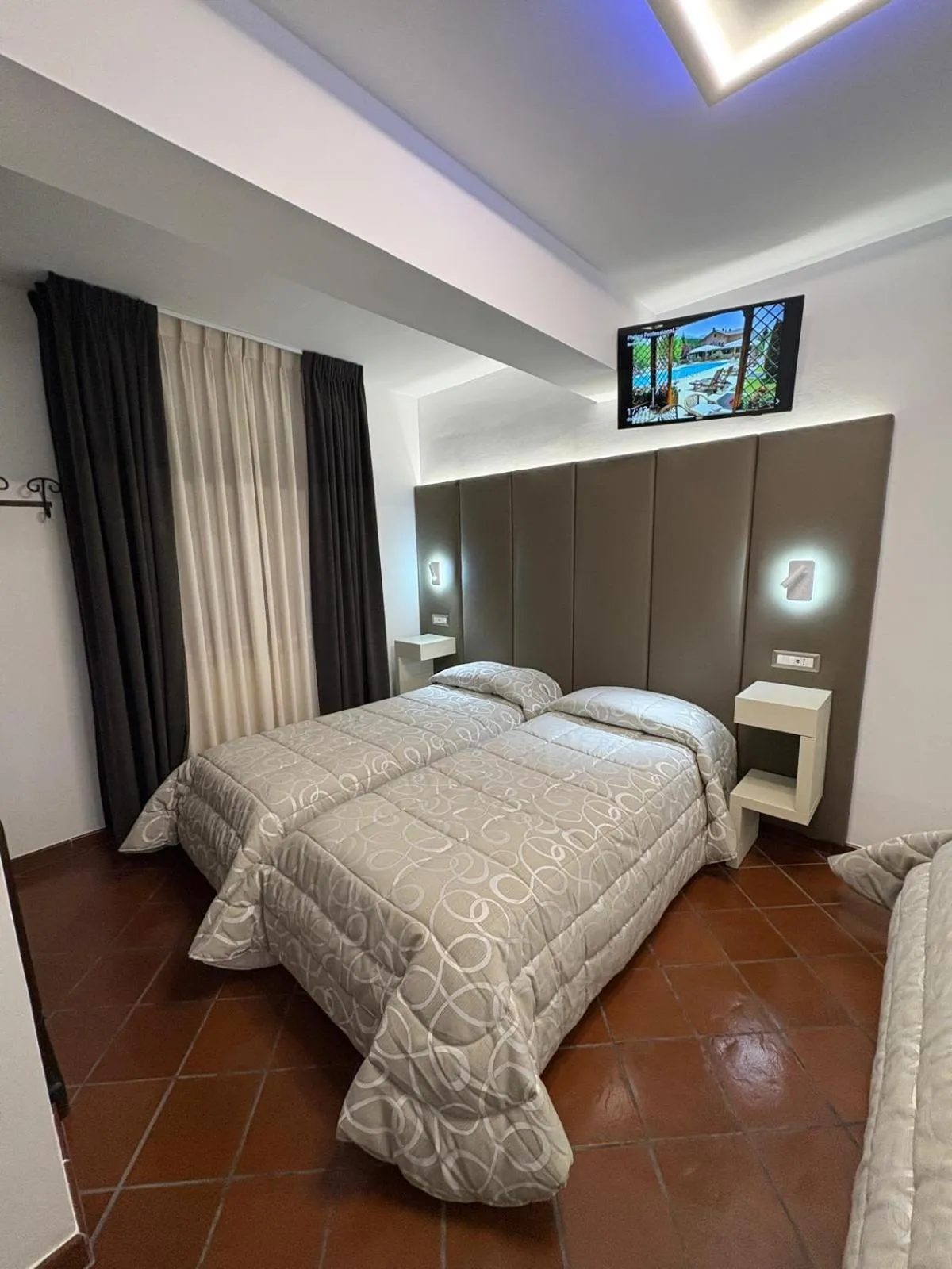 Bed in Hotel Bucaneve