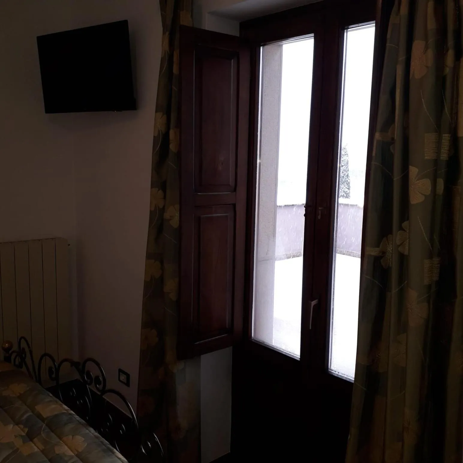 Bed in Hotel Bucaneve