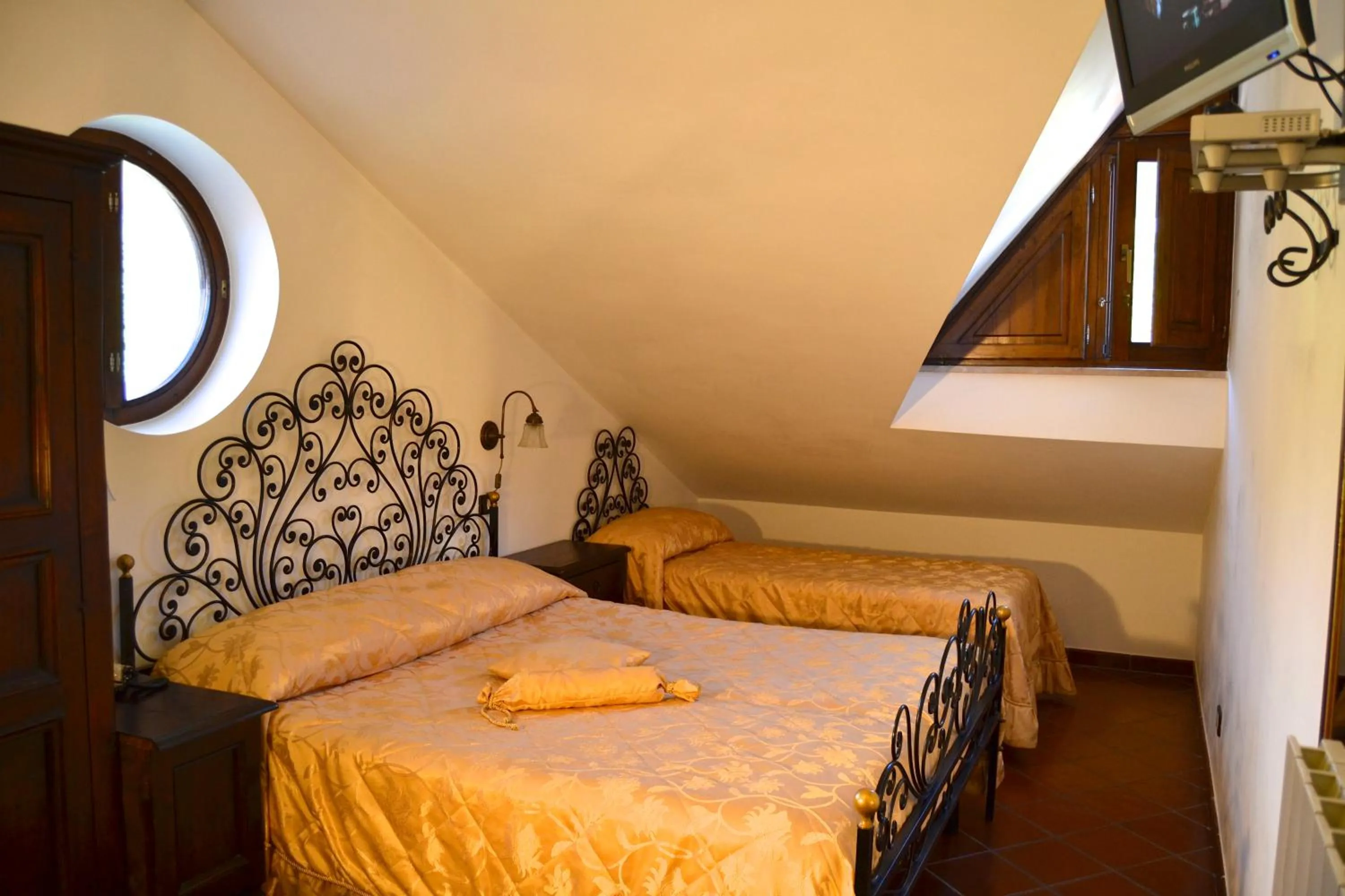 Bed in Hotel Bucaneve