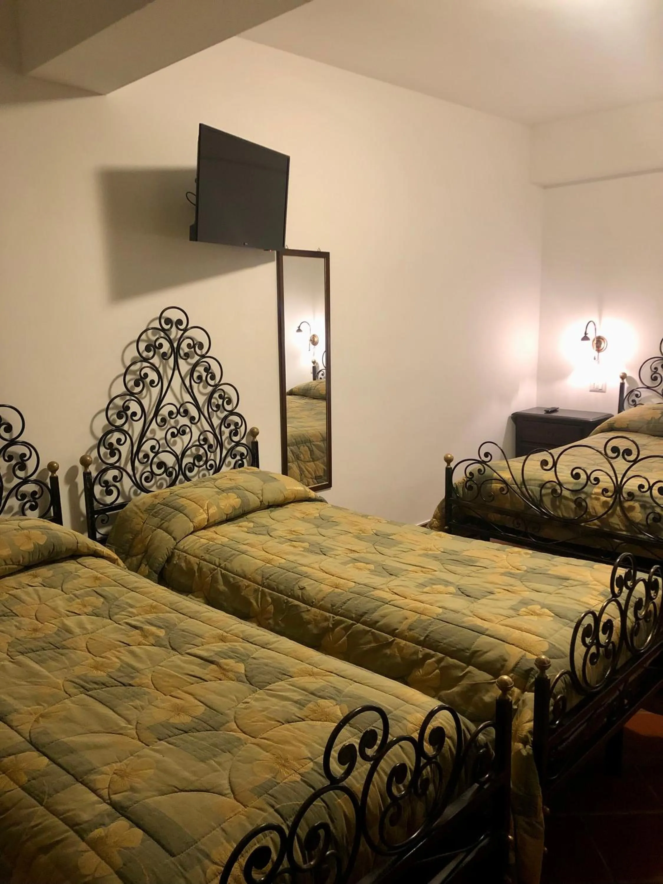 Bed in Hotel Bucaneve