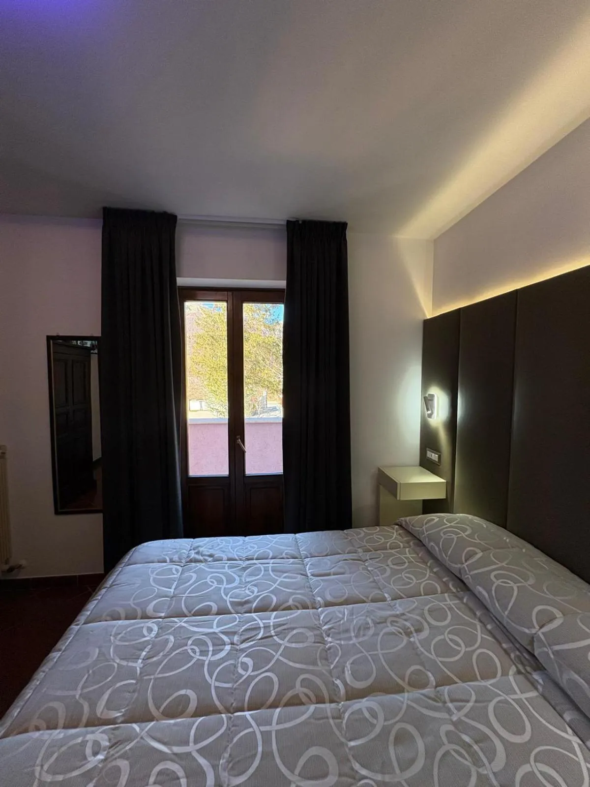 Bed in Hotel Bucaneve