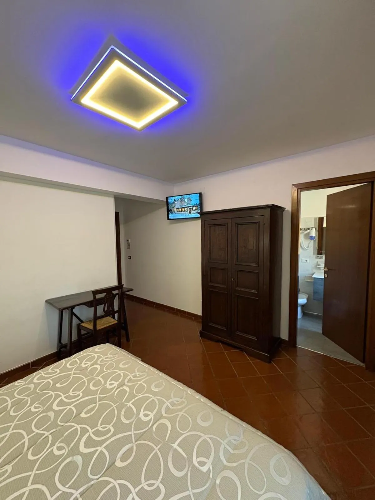 Bed in Hotel Bucaneve