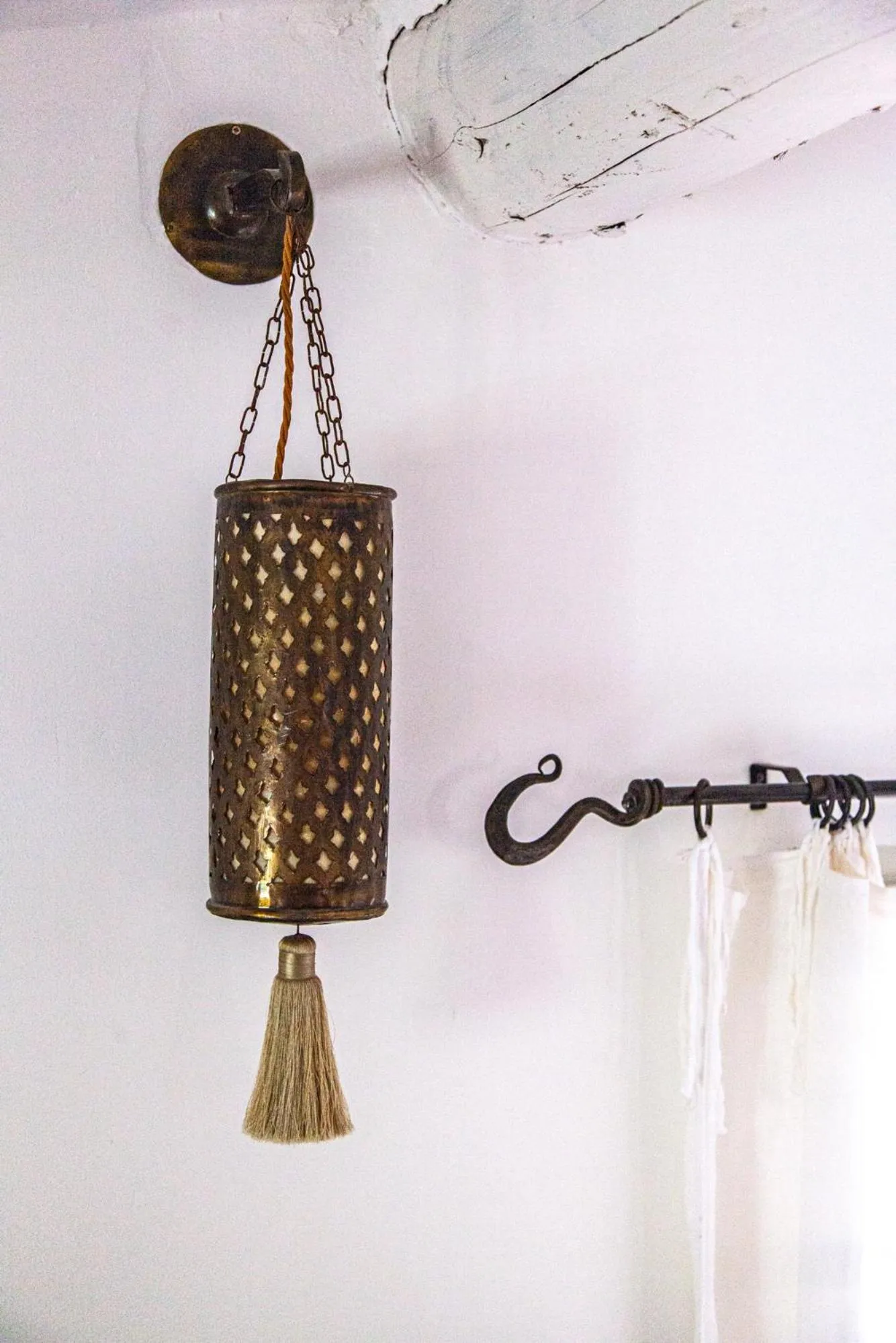 Decorative detail in Le Prieuré La Madelène