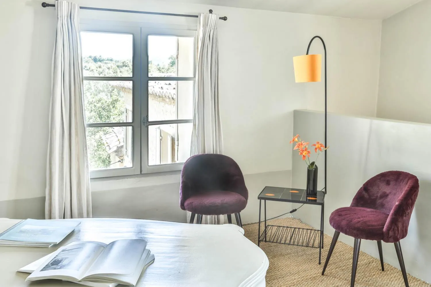 Photo of the whole room in Le Prieuré La Madelène