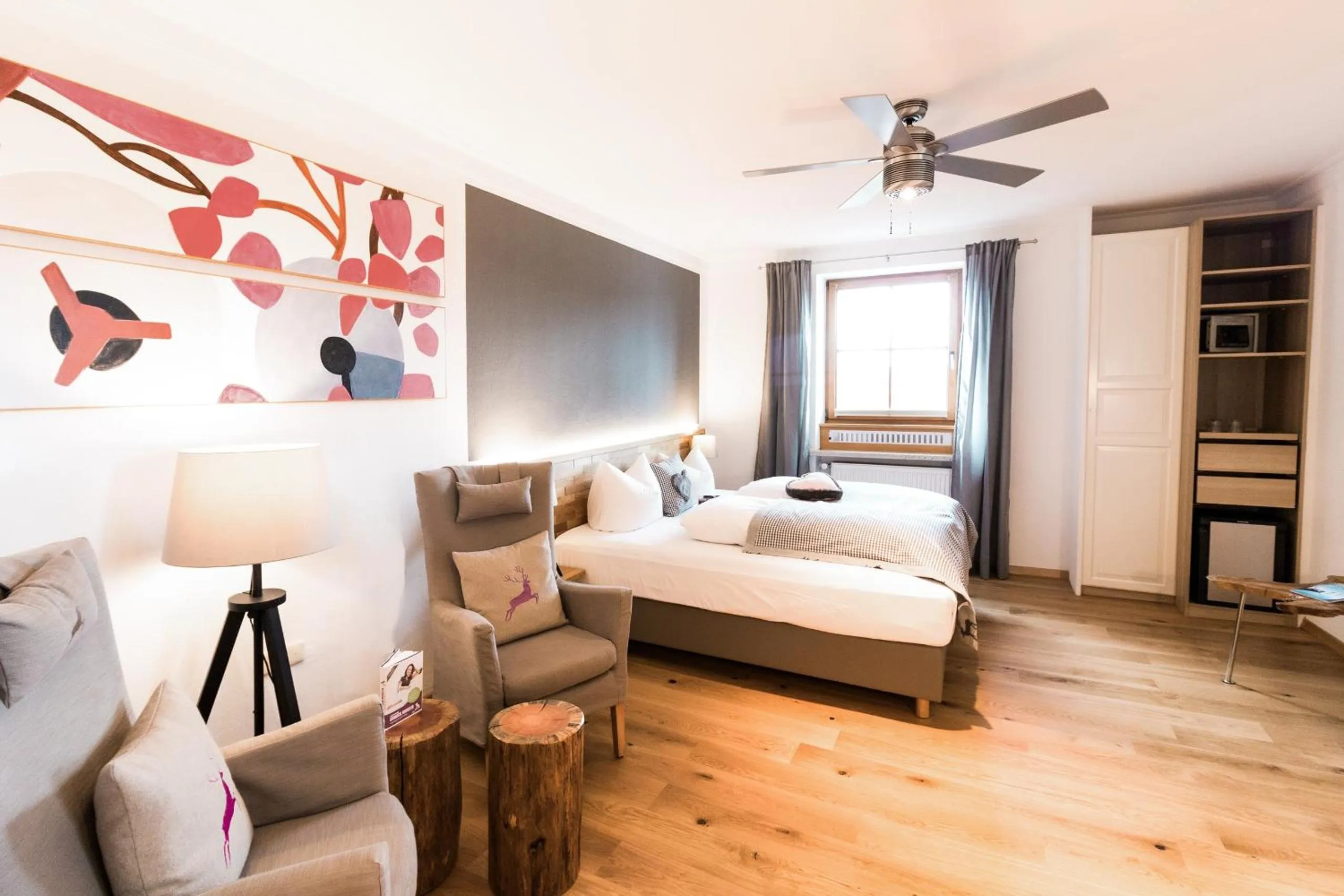 Photo of the whole room, Bed in Romantik Hotel Hirschen