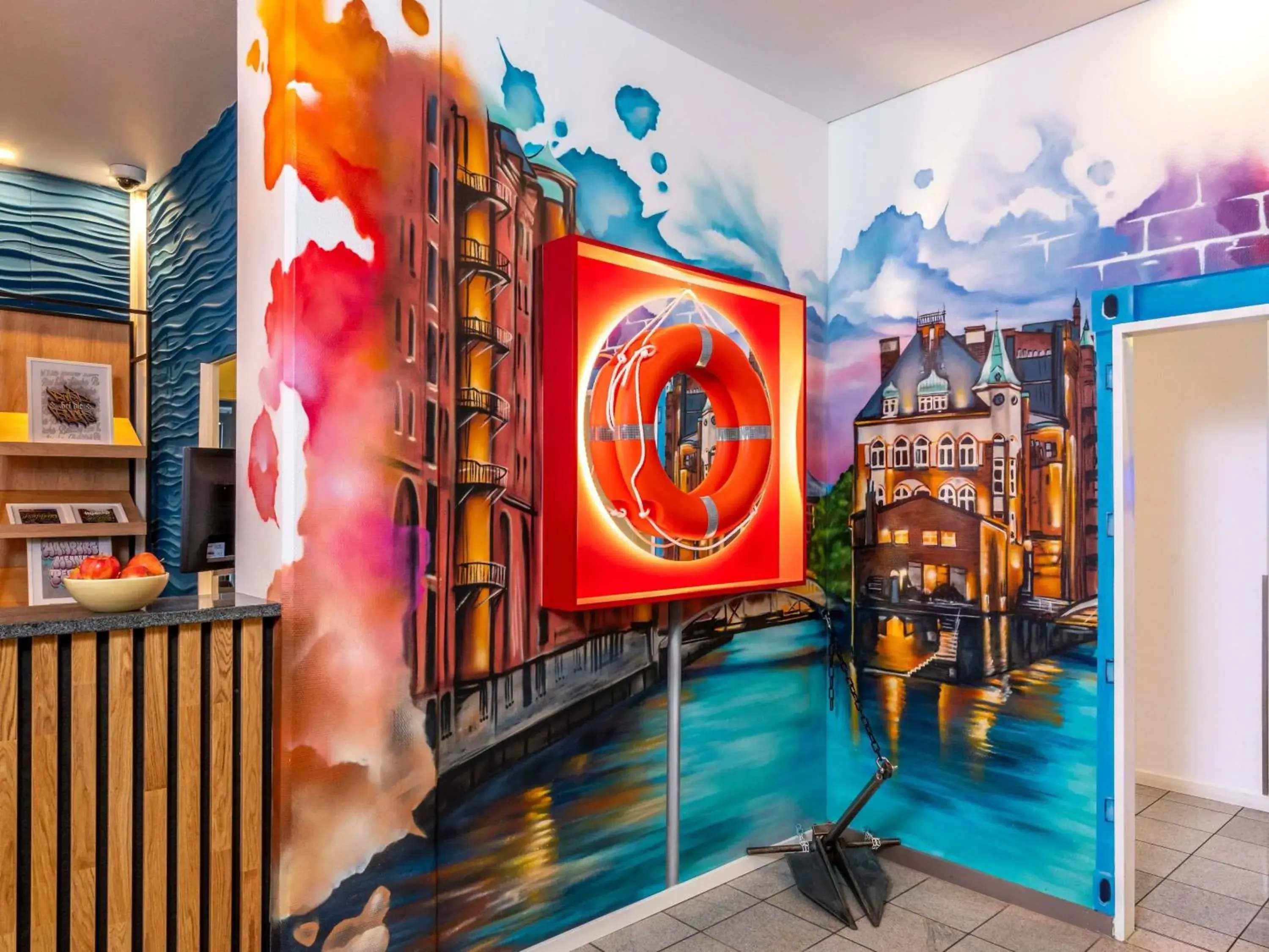 Lounge or bar in ibis Styles Hamburg Alster City Lounge or bar in ibis Styles Hamburg Alster City