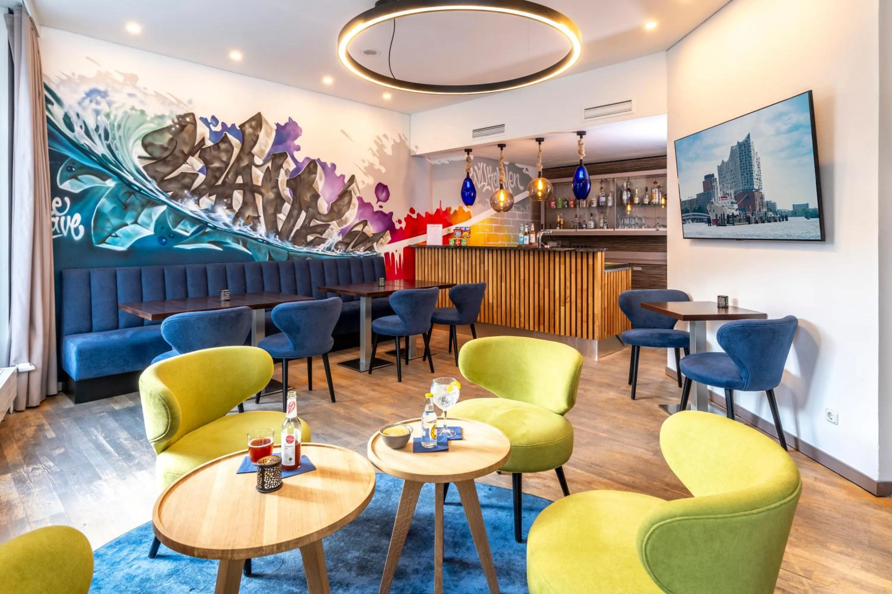 Lounge or bar in ibis Styles Hamburg Alster City