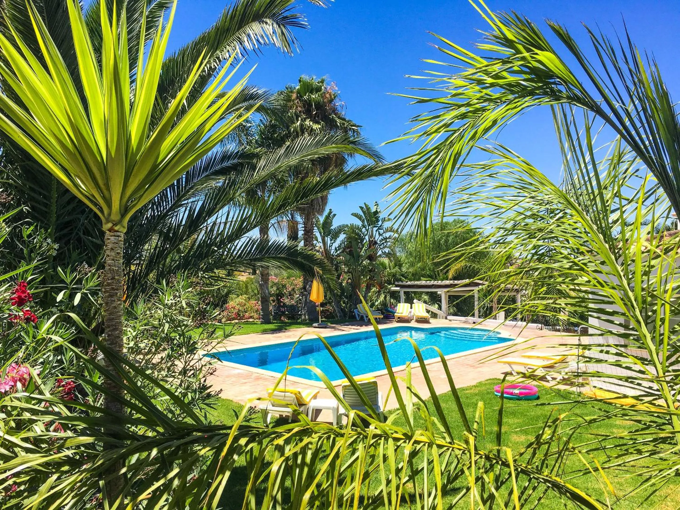 Elegant villa with sea view in Loulé + private pool