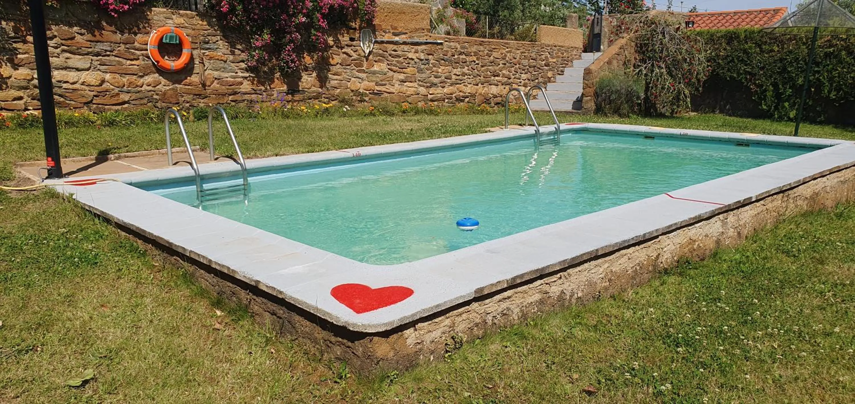 Swimming Pool in La Cabaña Romantica de Llano