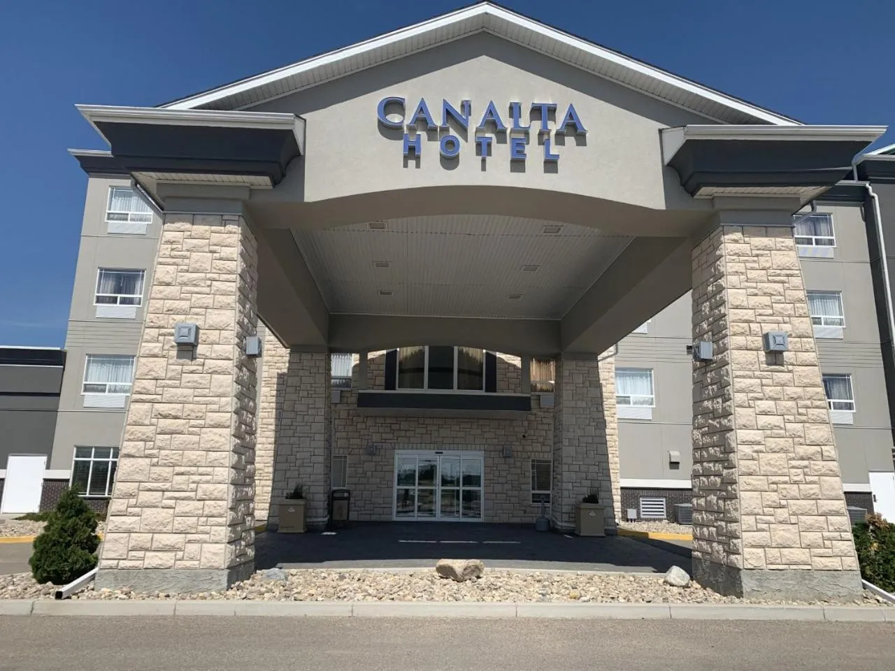 Property building in Canalta Hotel Humboldt