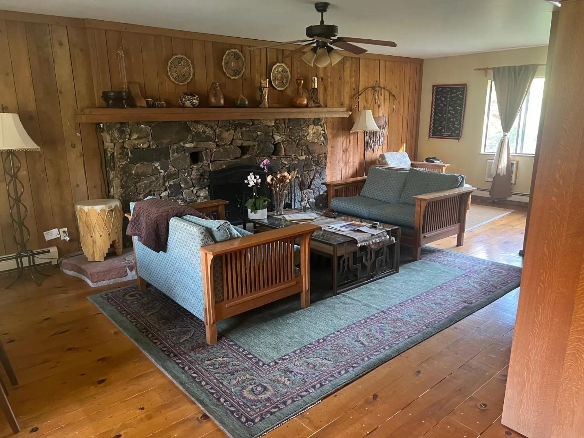 Living room in Castle Valley Inn