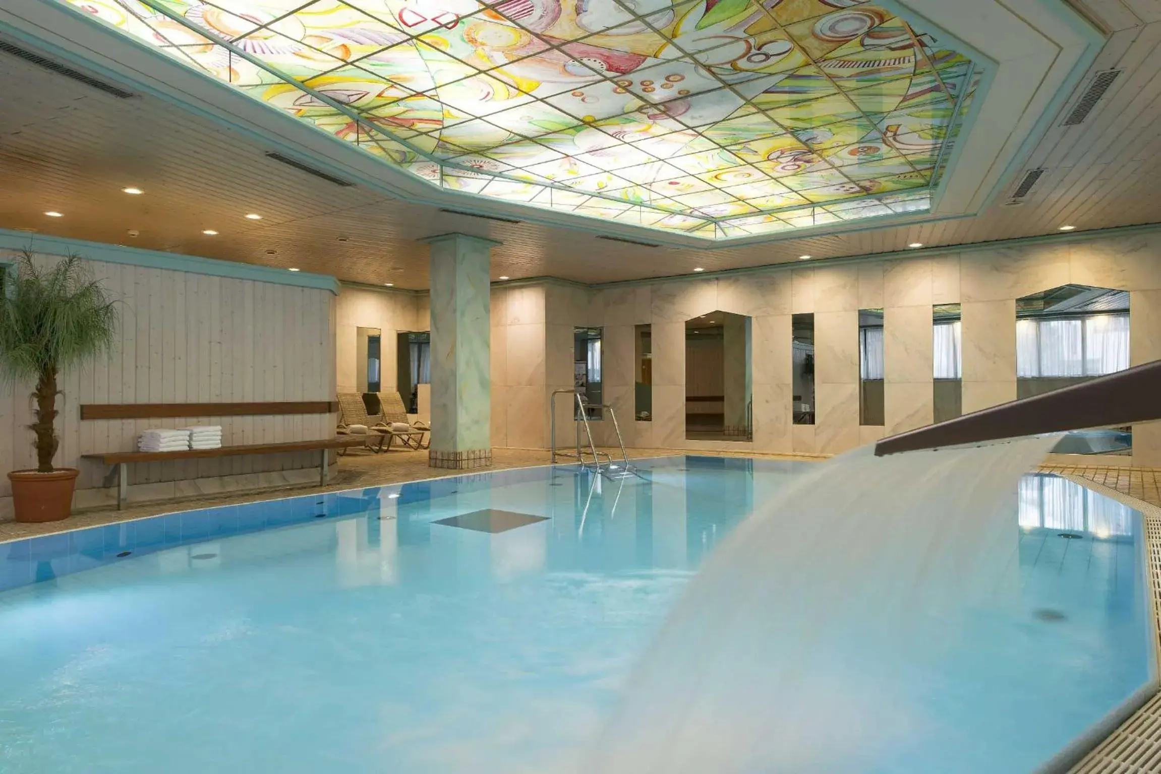 Swimming pool in Maritim Hotel Stuttgart Swimming pool in Maritim Hotel Stuttgart