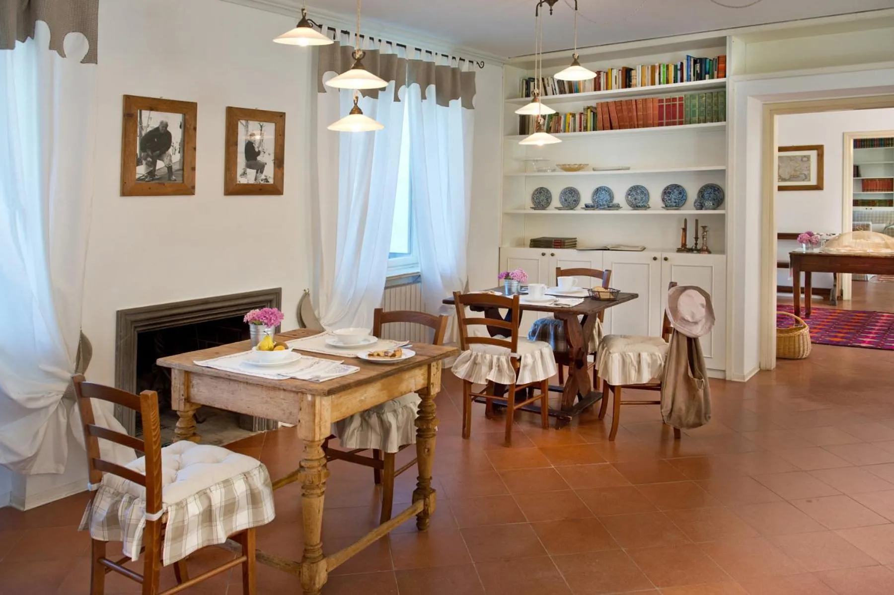 Communal lounge/ TV room in Agriturismo Tra Le Vigne