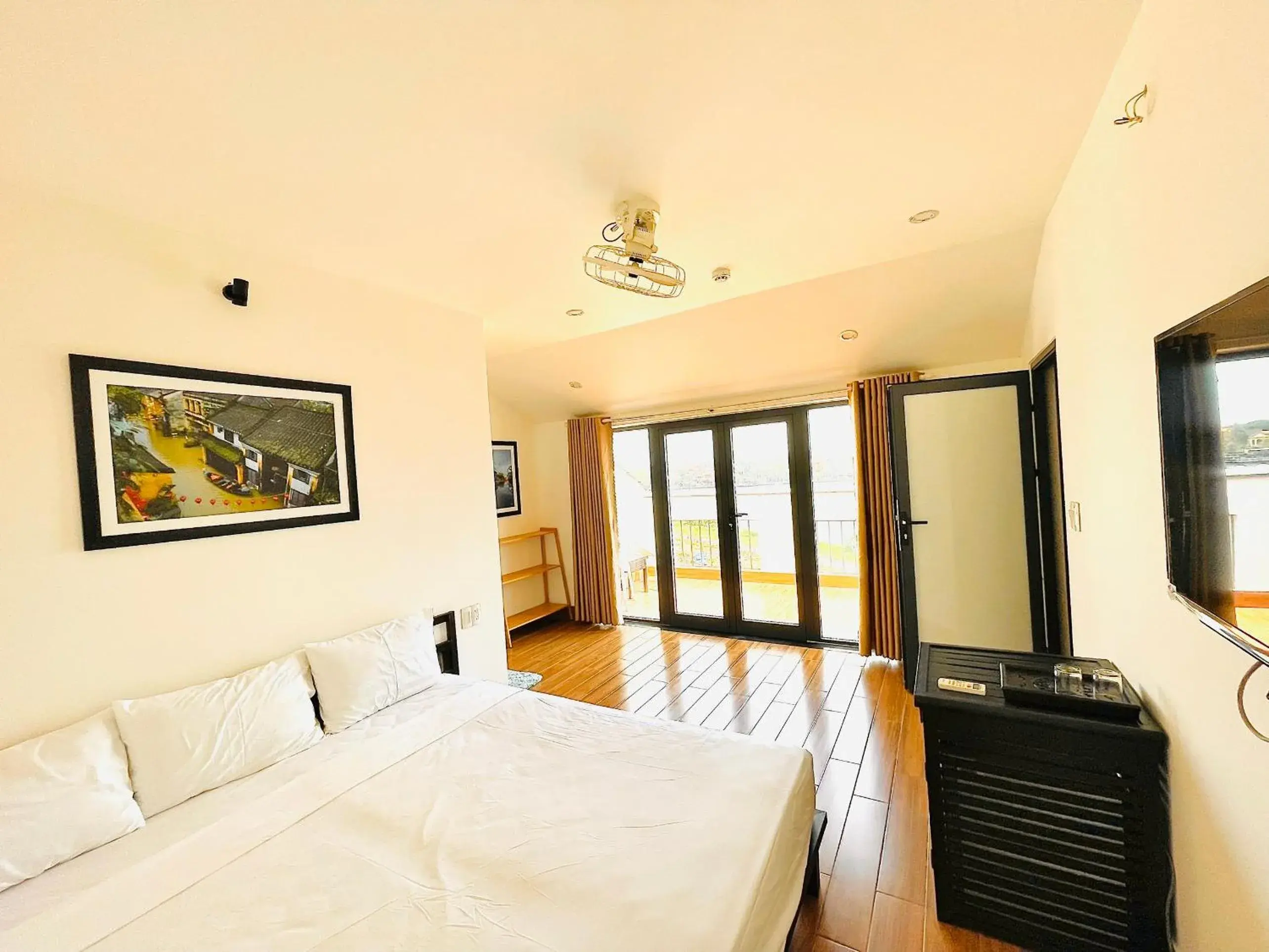 Triple Room with Lake View in Thuong Da Riverside Homestay Triple Room with Lake View in Thuong Da Riverside Homestay