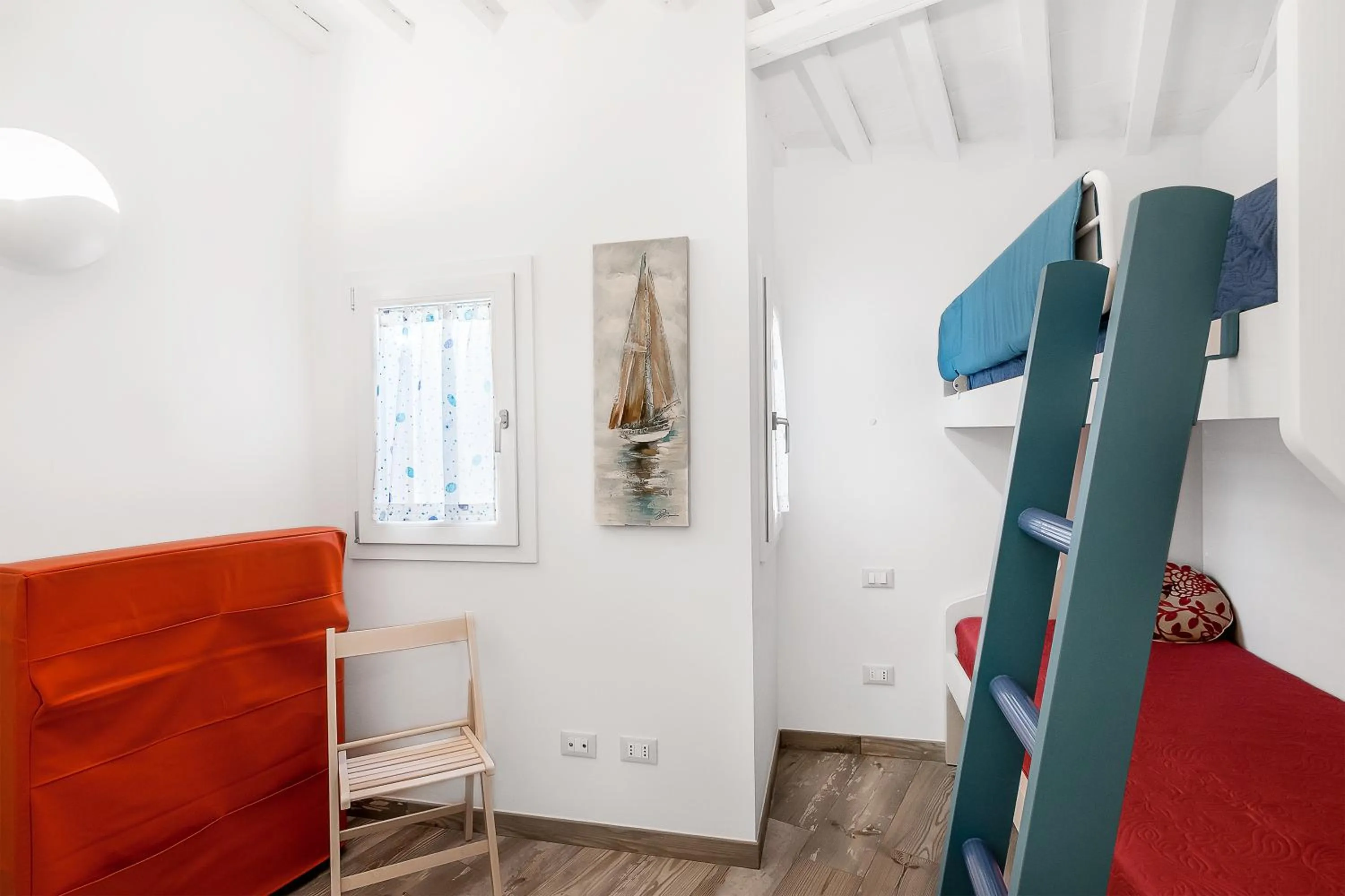 Bedroom, Bed in Elena