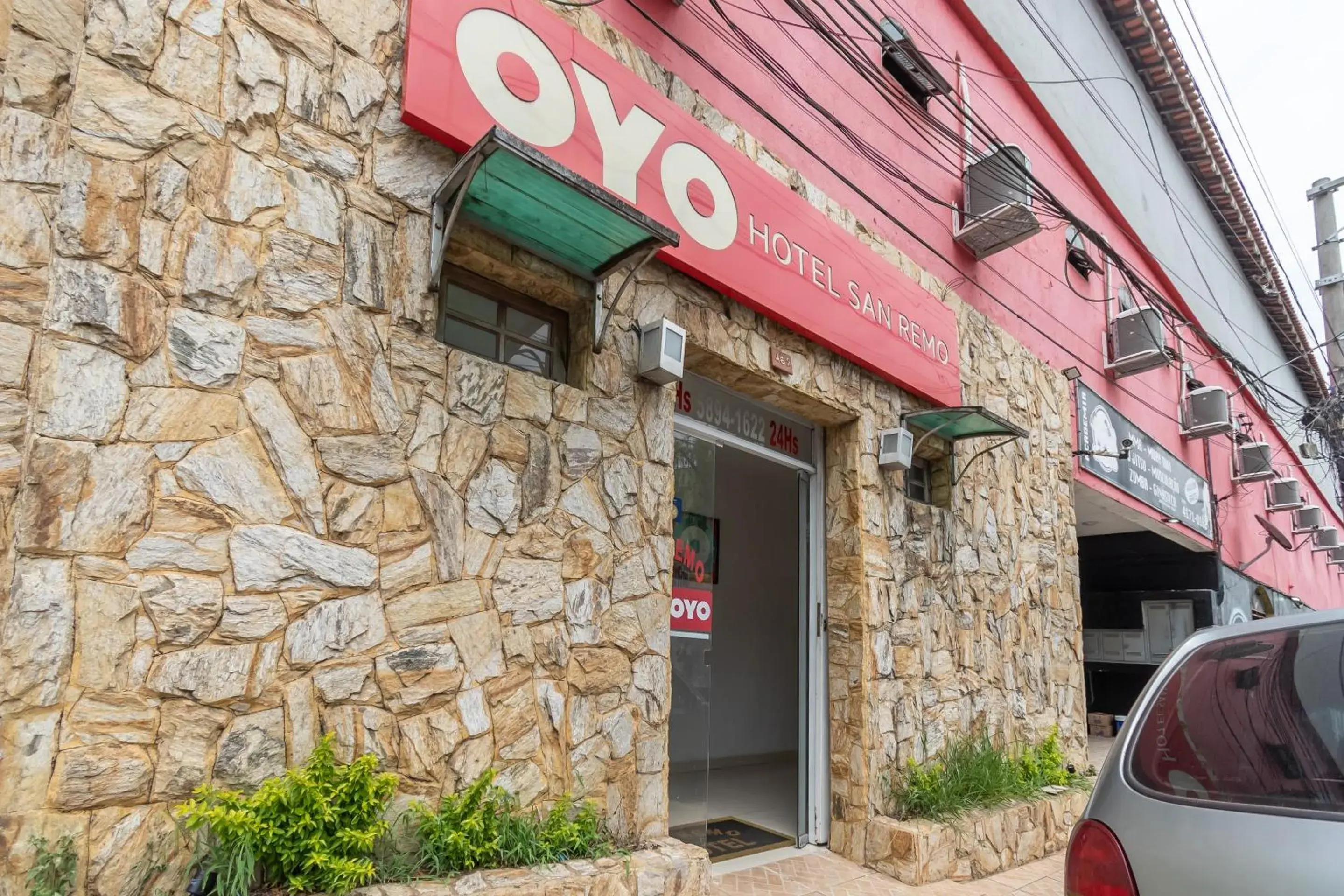 Facade/entrance in OYO Hotel San Remo, São Paulo Facade/entrance in OYO Hotel San Remo, São Paulo