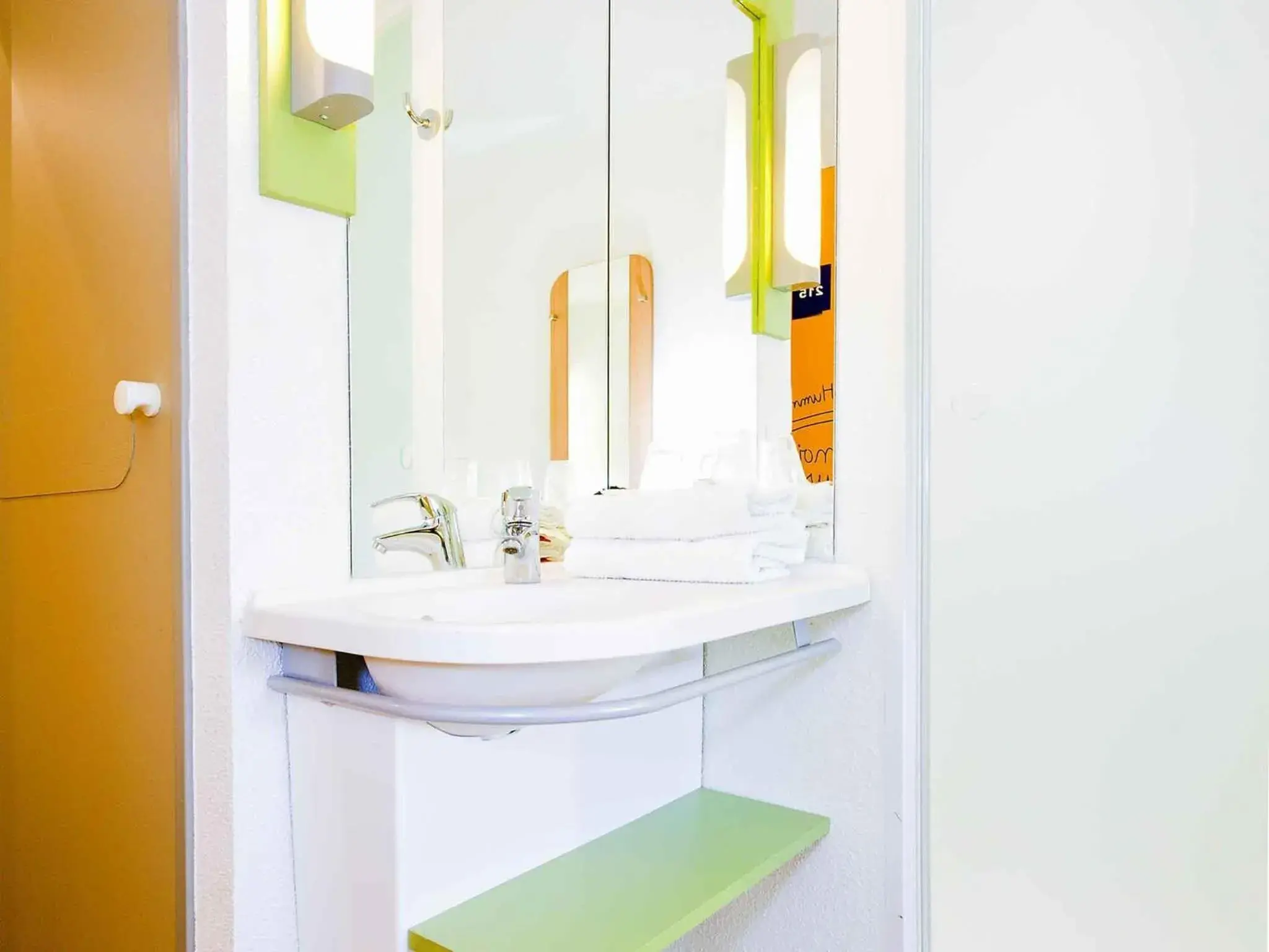 Bedroom in ibis budget Metz Technopole Bedroom in ibis budget Metz Technopole