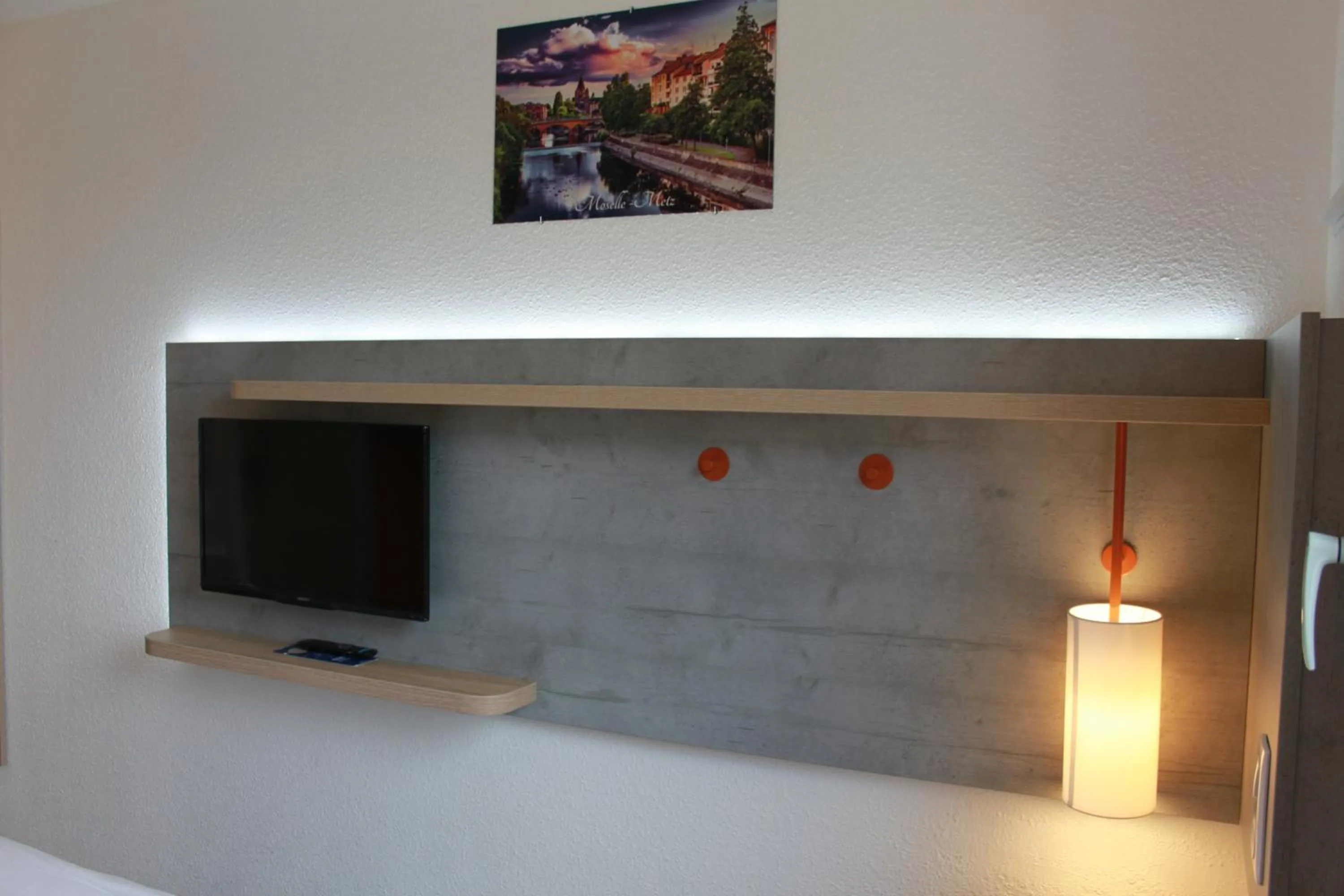 TV and multimedia in ibis budget Metz Technopole