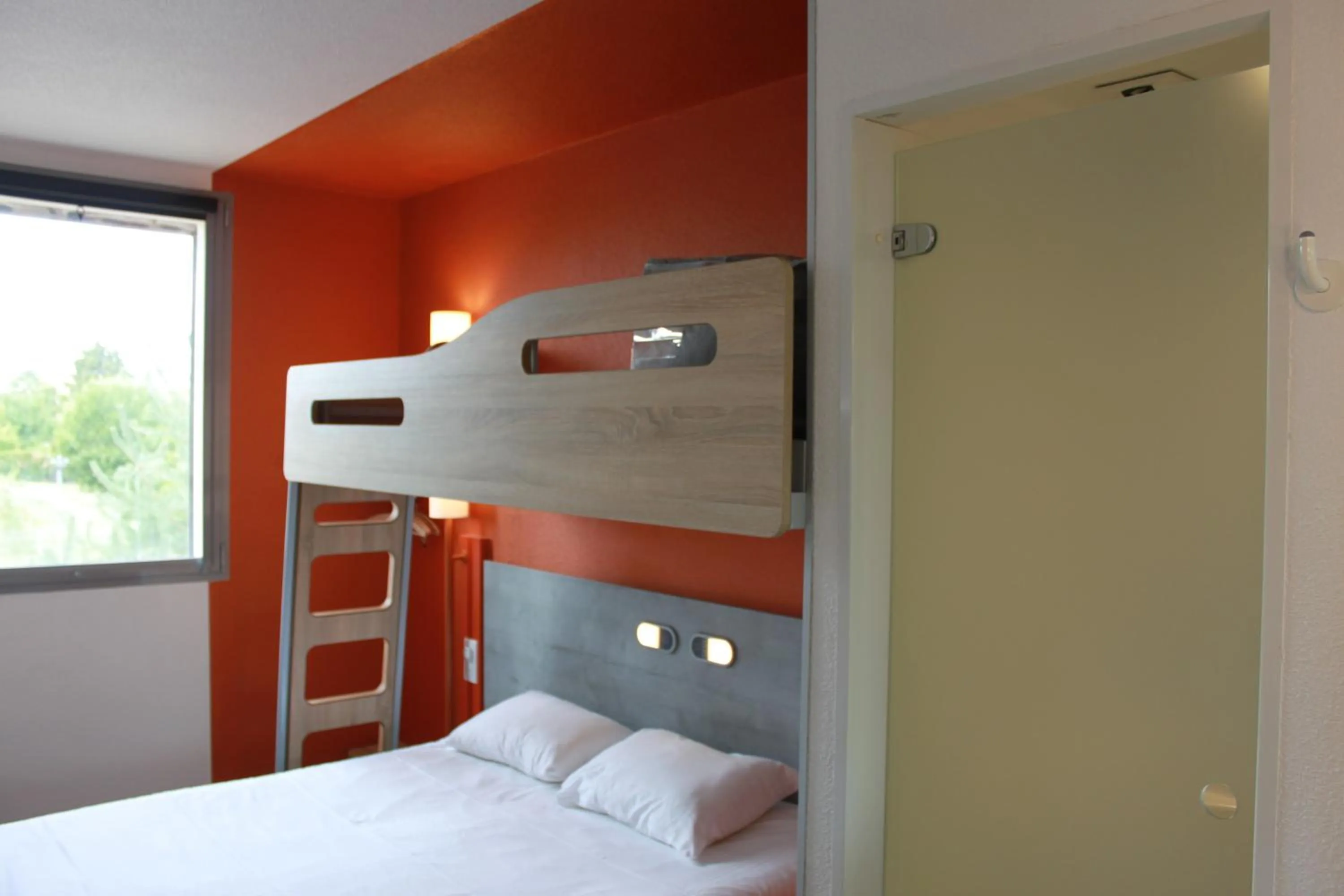 bunk bed, Bed in ibis budget Metz Technopole