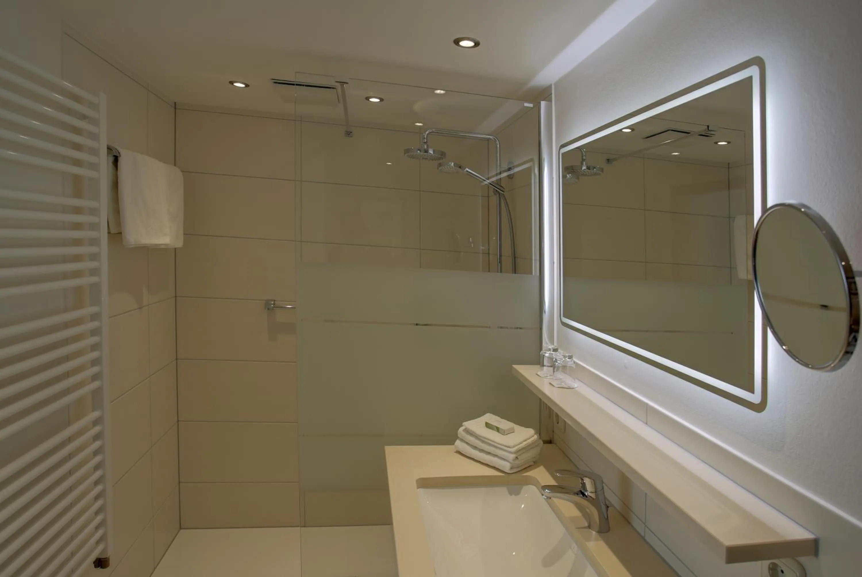 Bathroom in Hotel Brauereigasthof Landwehr-Bräu