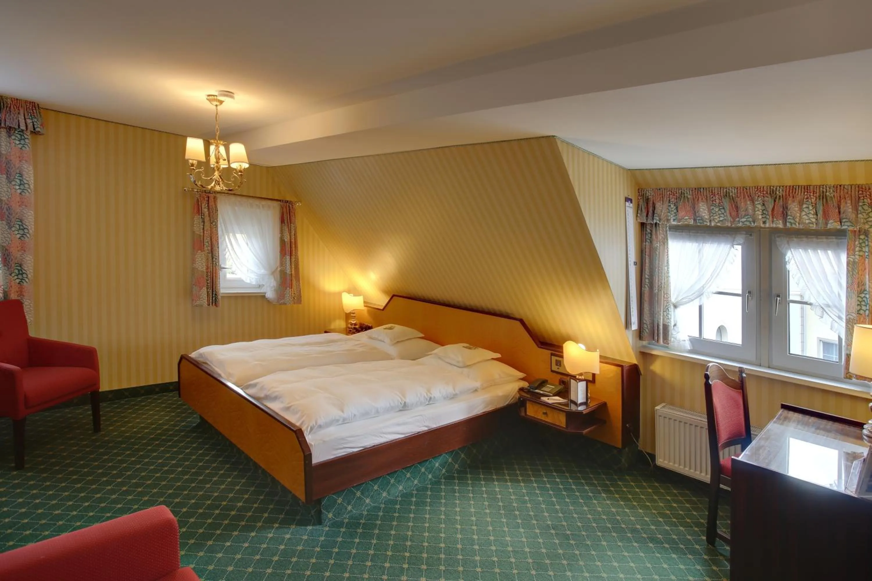 Photo of the whole room, Bed in Hotel Brauereigasthof Landwehr-Bräu