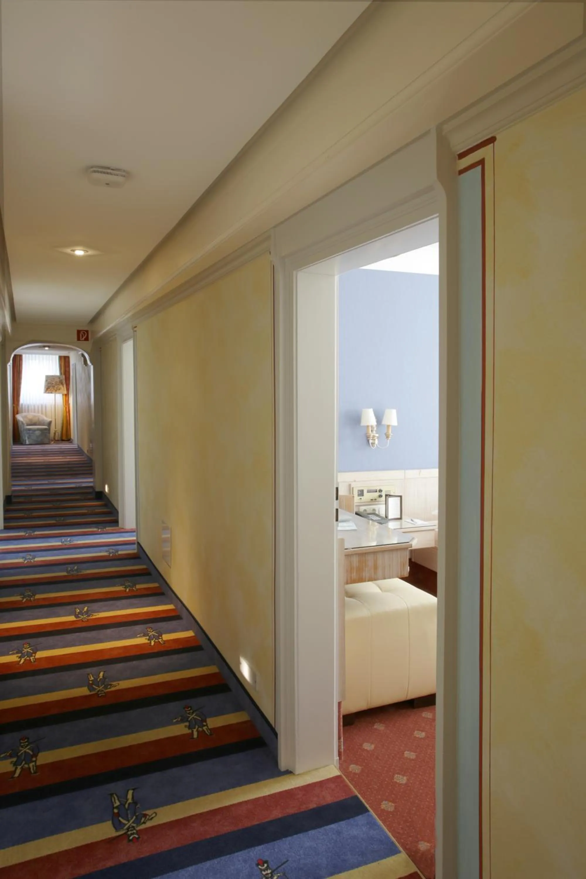 Decorative detail, Bed in Hotel Brauereigasthof Landwehr-Bräu