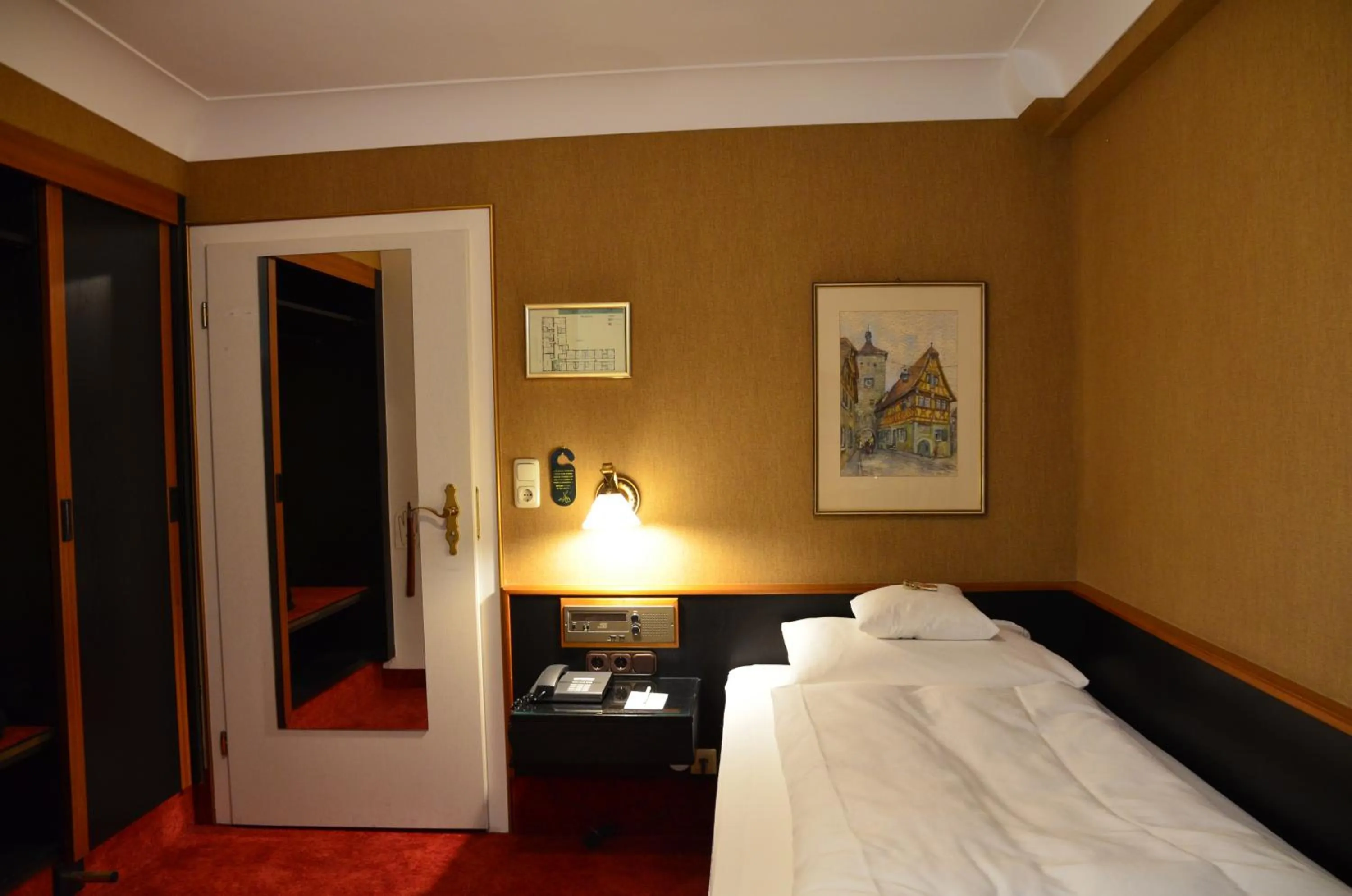 Photo of the whole room, Bed in Hotel Brauereigasthof Landwehr-Bräu