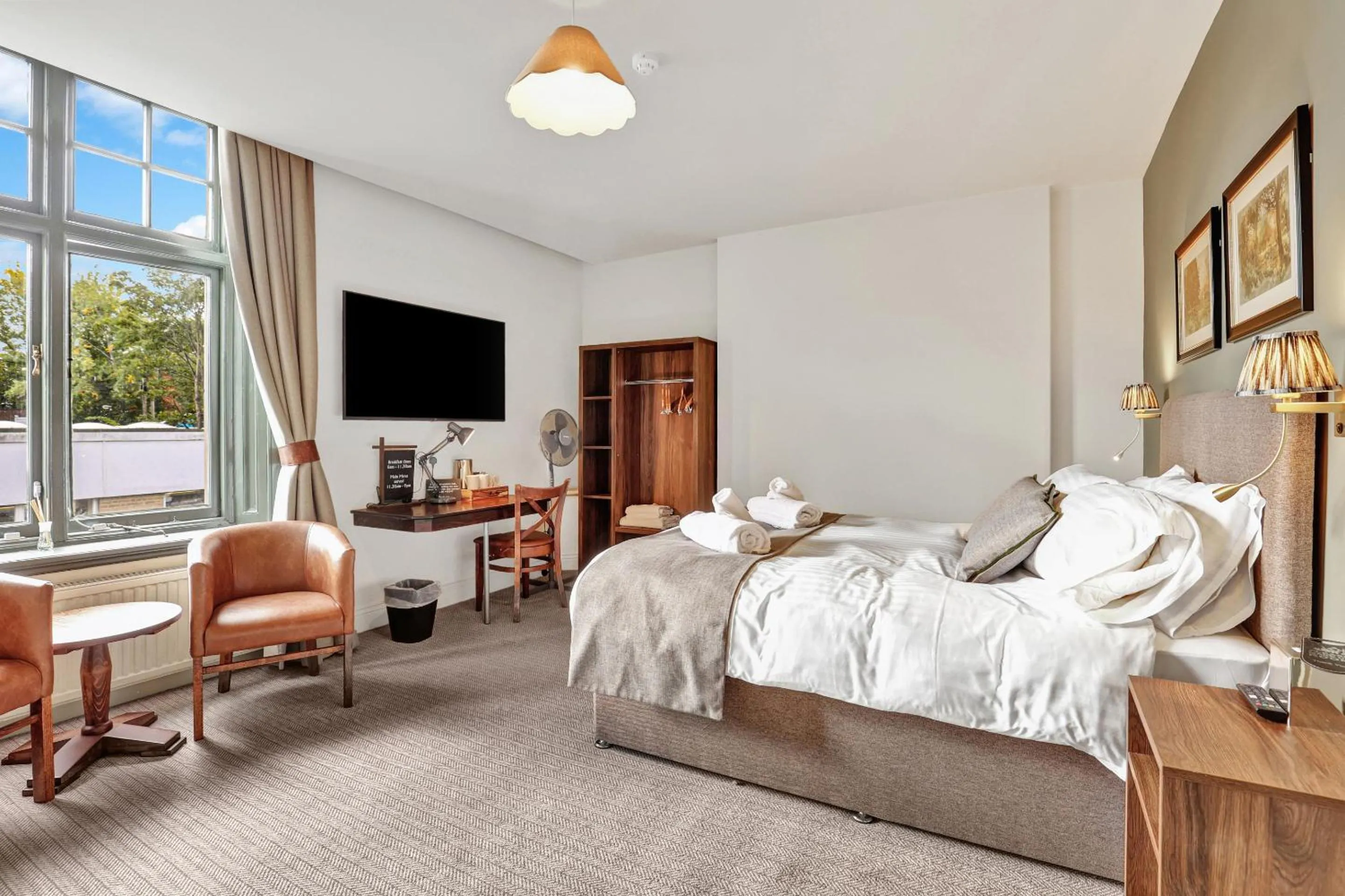 Bedroom, Bed in The Lambton Arms