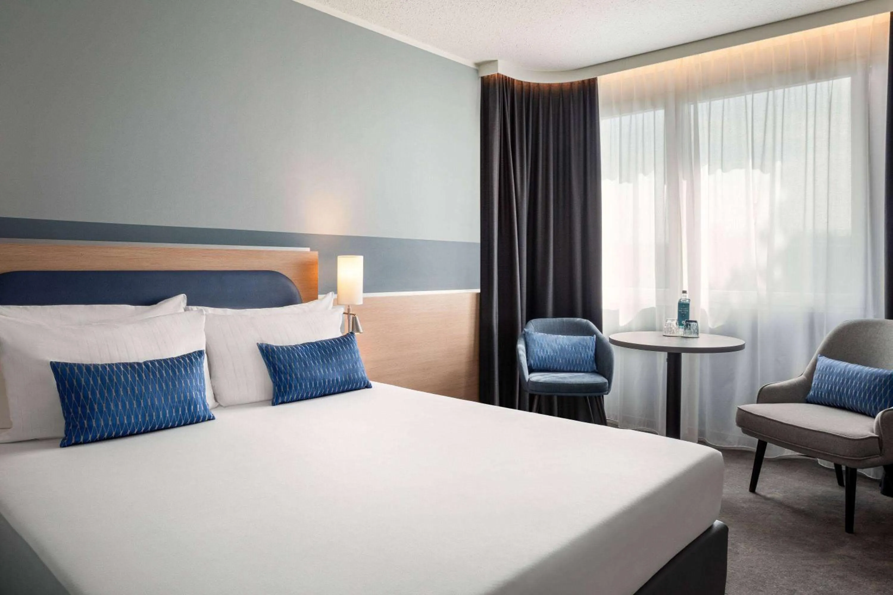 Photo of the whole room, Bed in Vienna House Easy by Wyndham Frankfurt Airport