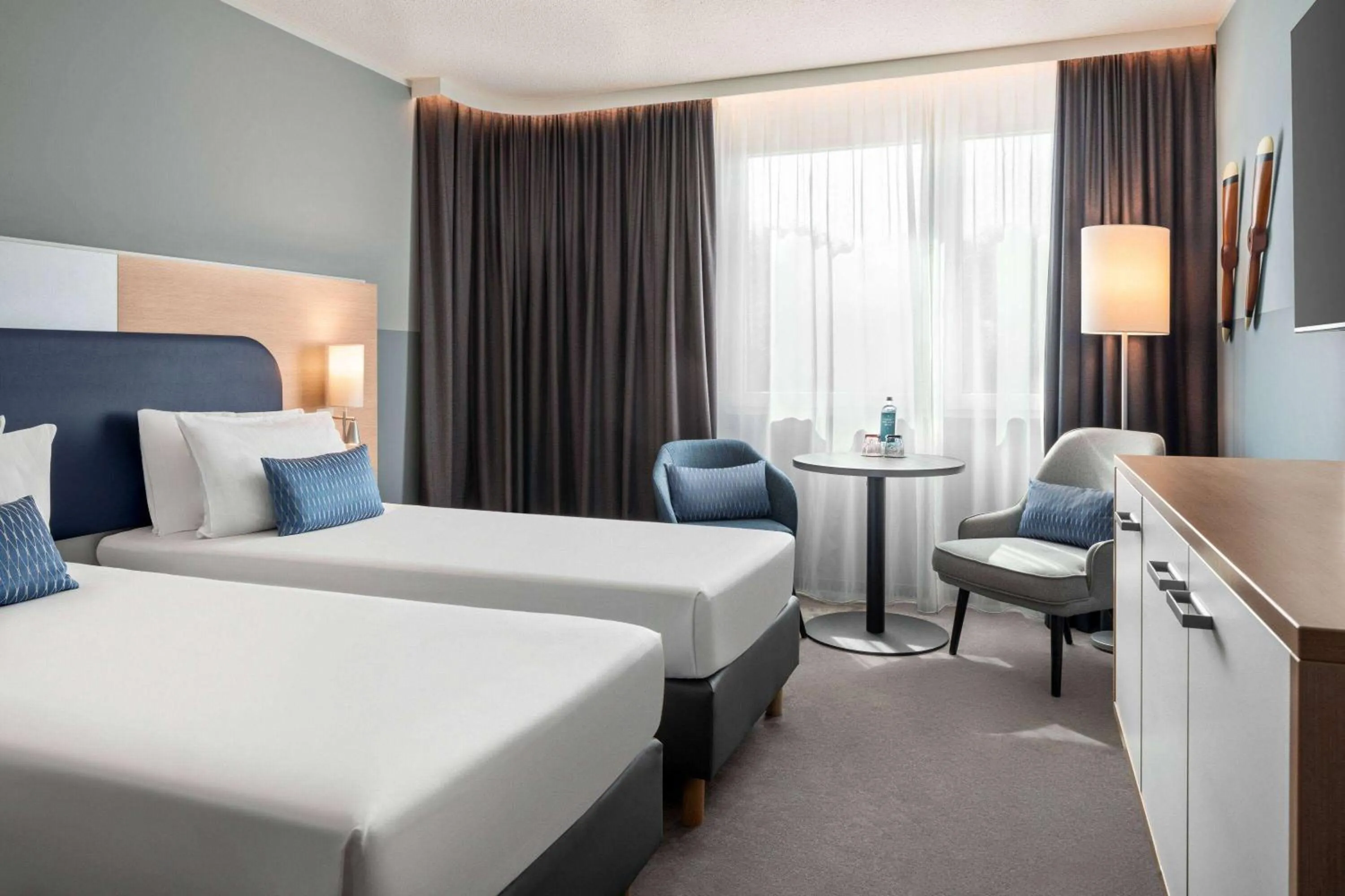 Photo of the whole room, Bed in Vienna House Easy by Wyndham Frankfurt Airport