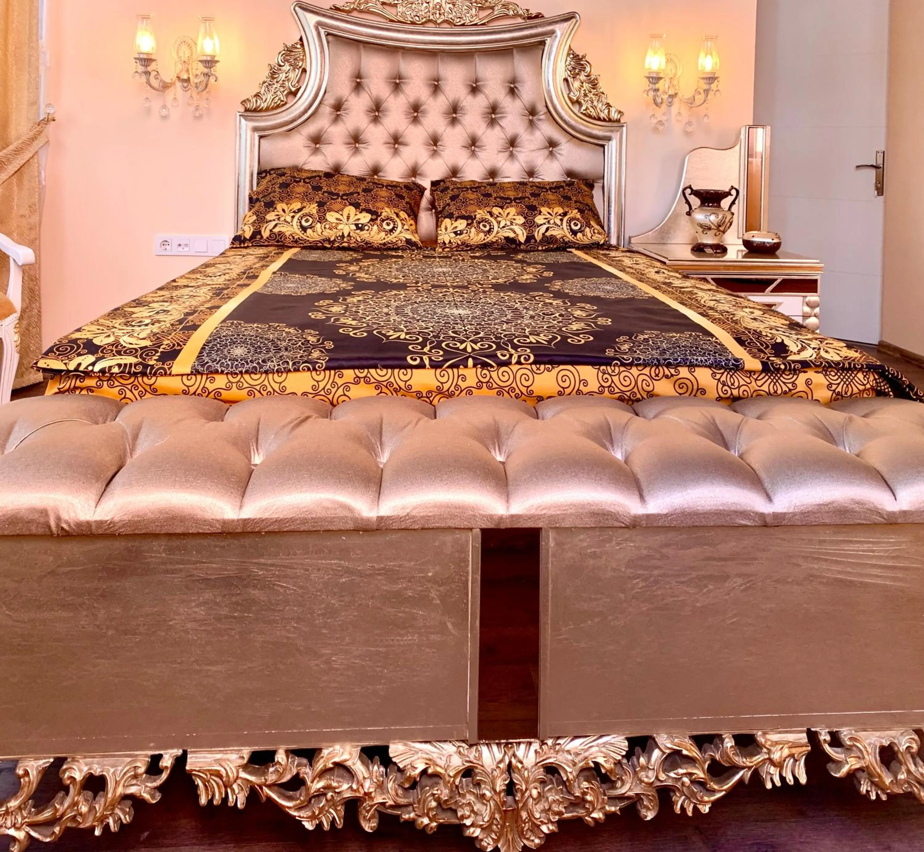 Bed in Fatma Sultan Oldtown Konak & Restaurant