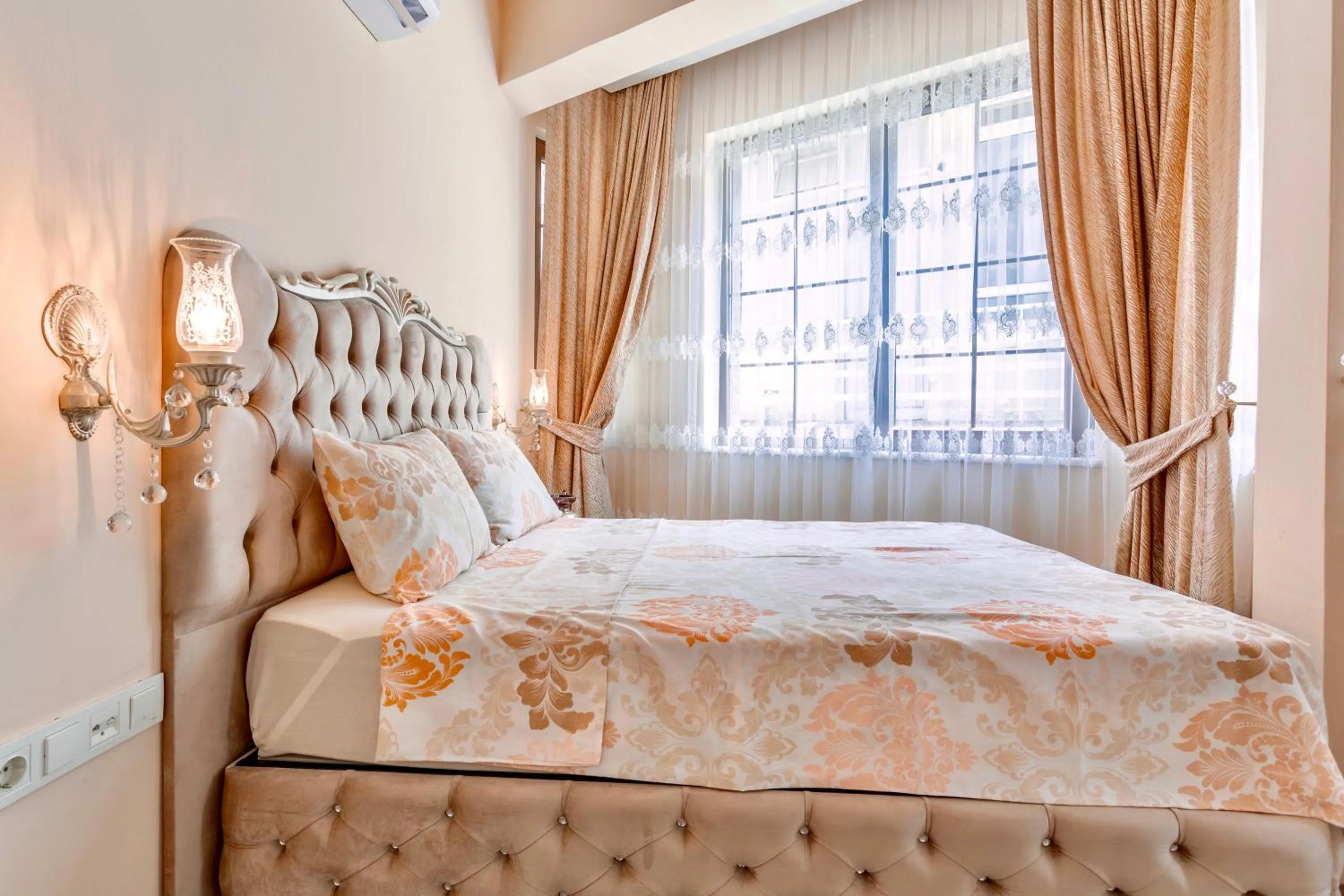 Bed in Fatma Sultan Oldtown Konak & Restaurant
