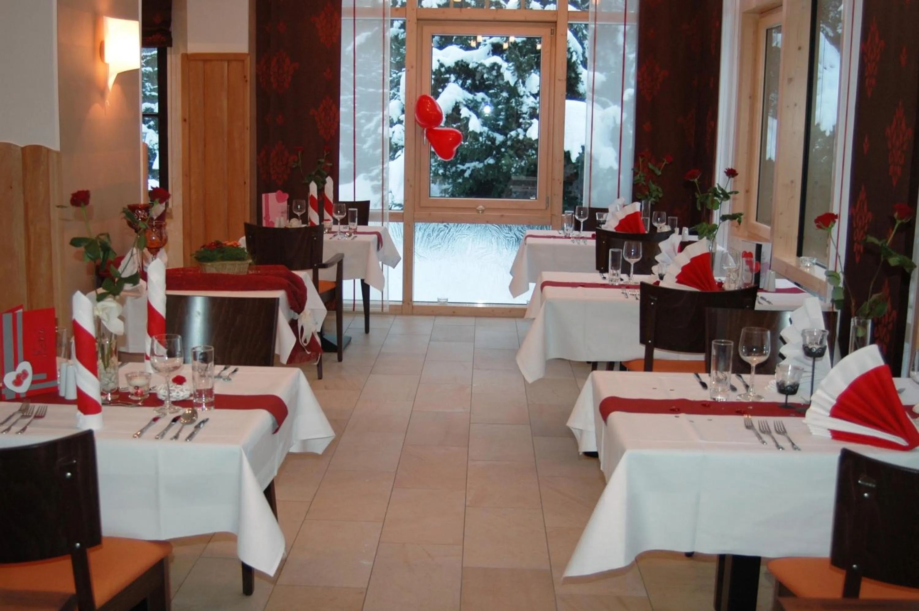 Restaurant/places to eat in Flair-Waldhotel Mellestollen