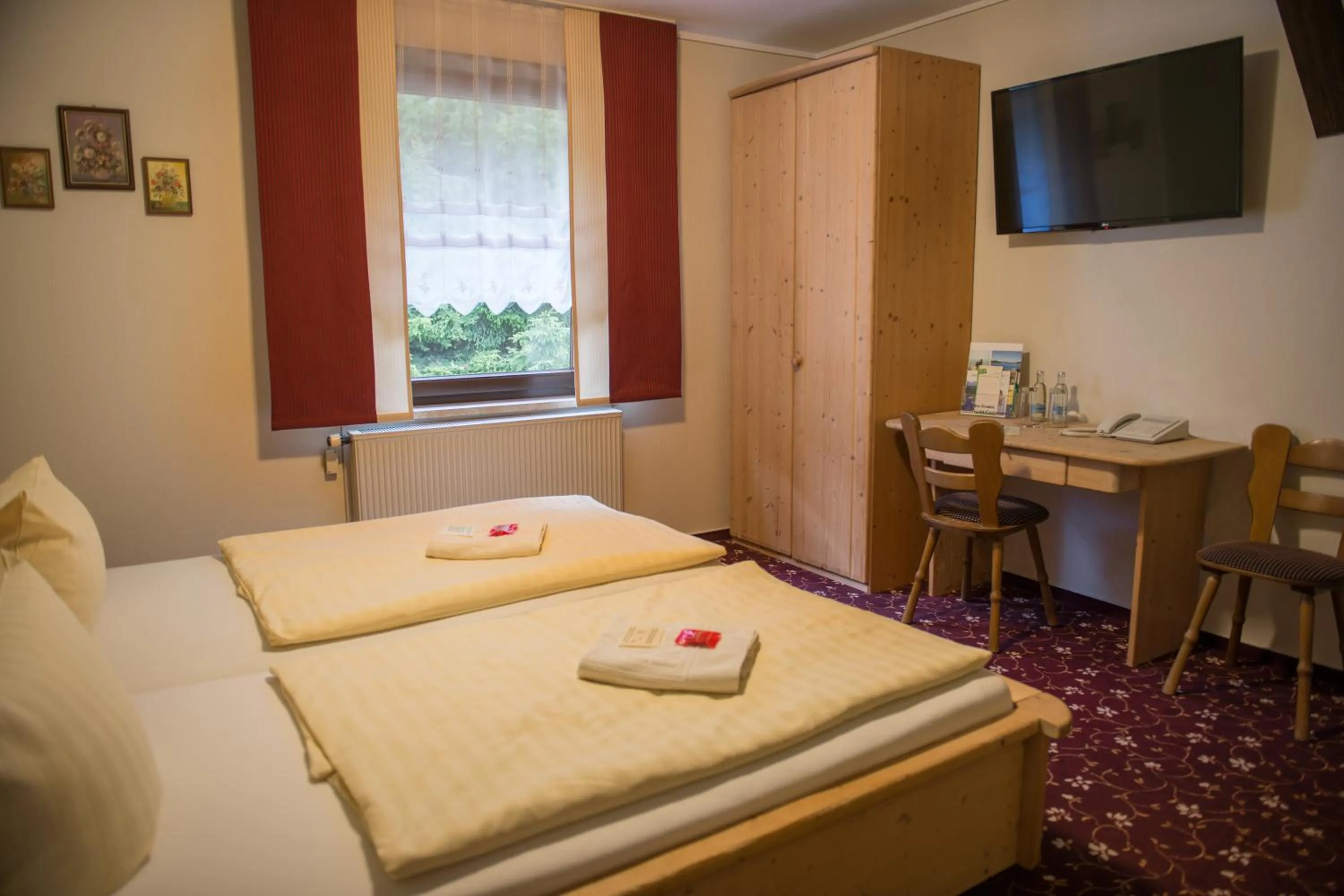 Bed in Flair-Waldhotel Mellestollen