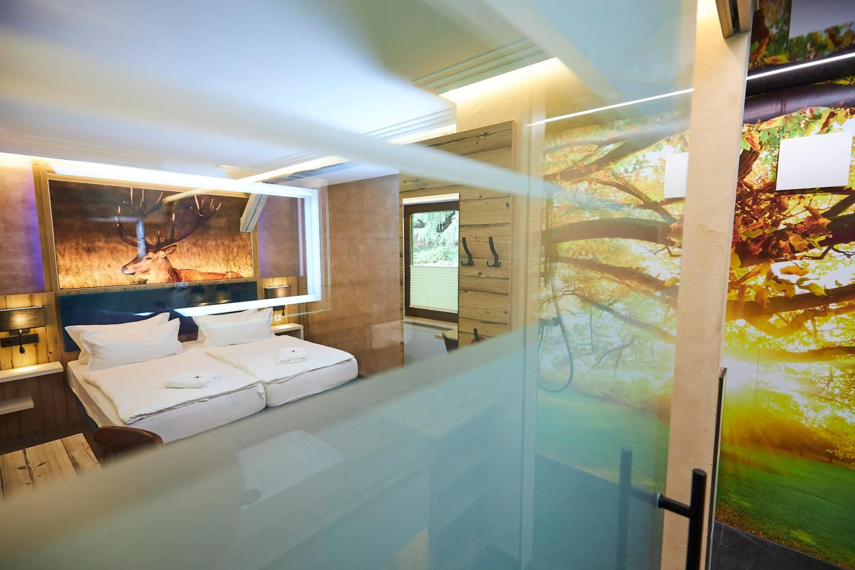 Bathroom, Bed in Flair-Waldhotel Mellestollen