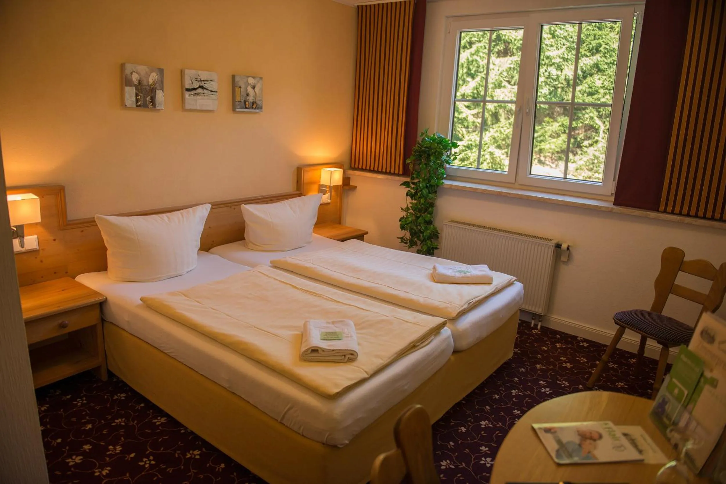 Bed in Flair-Waldhotel Mellestollen