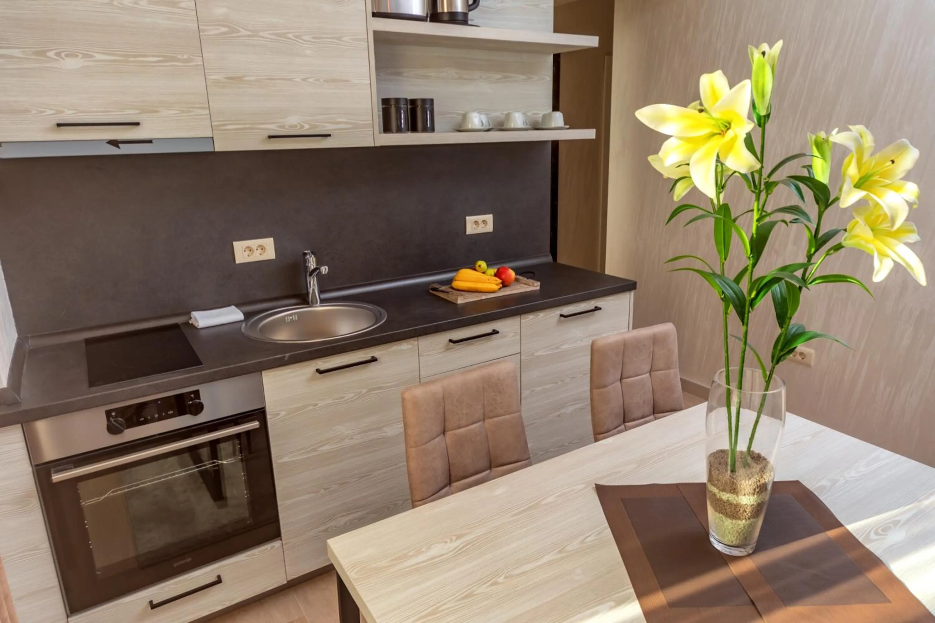 Kitchen or kitchenette in Luxury Apartments Queen
