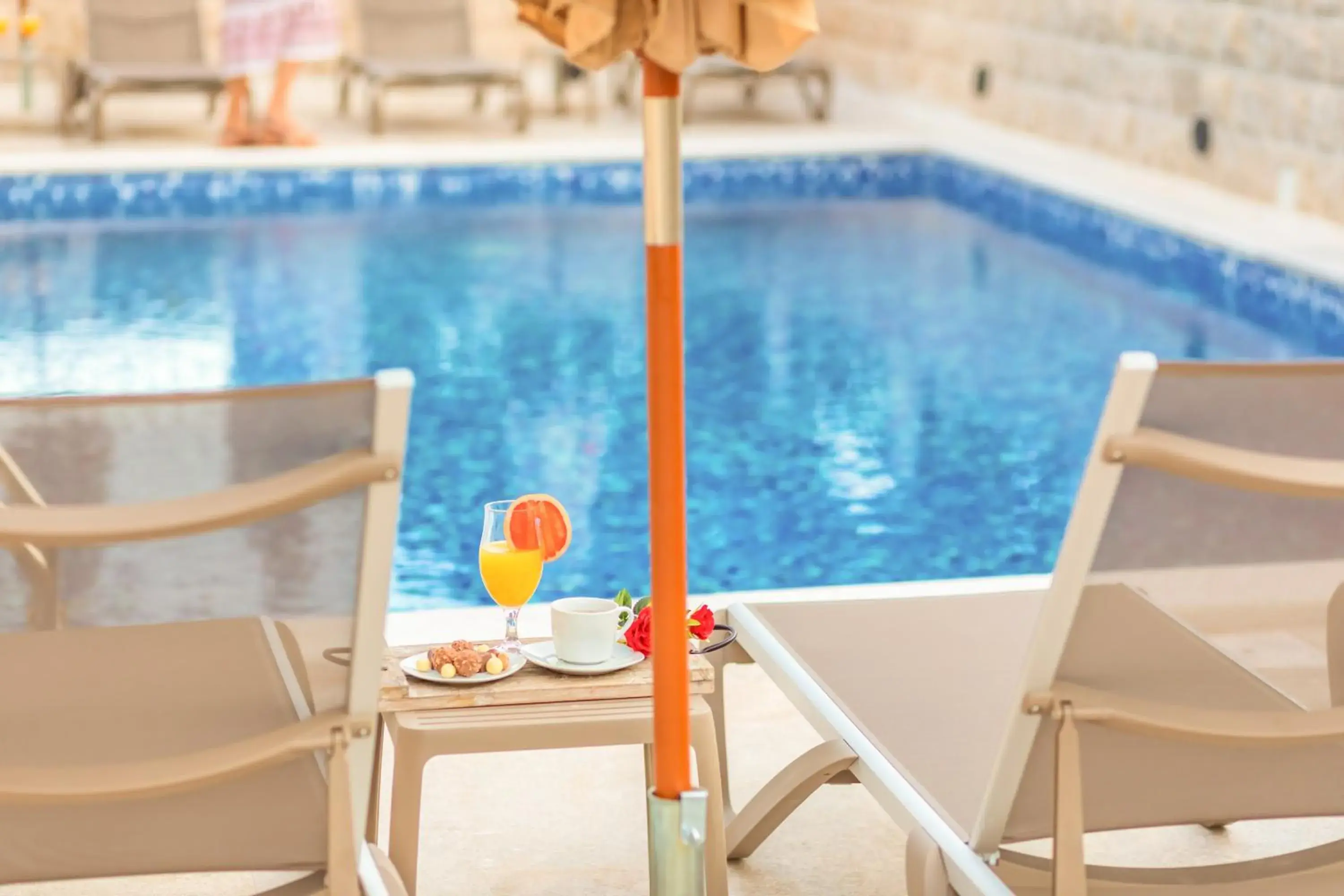 Pool view in Luxury Apartments Queen Pool view in Luxury Apartments Queen