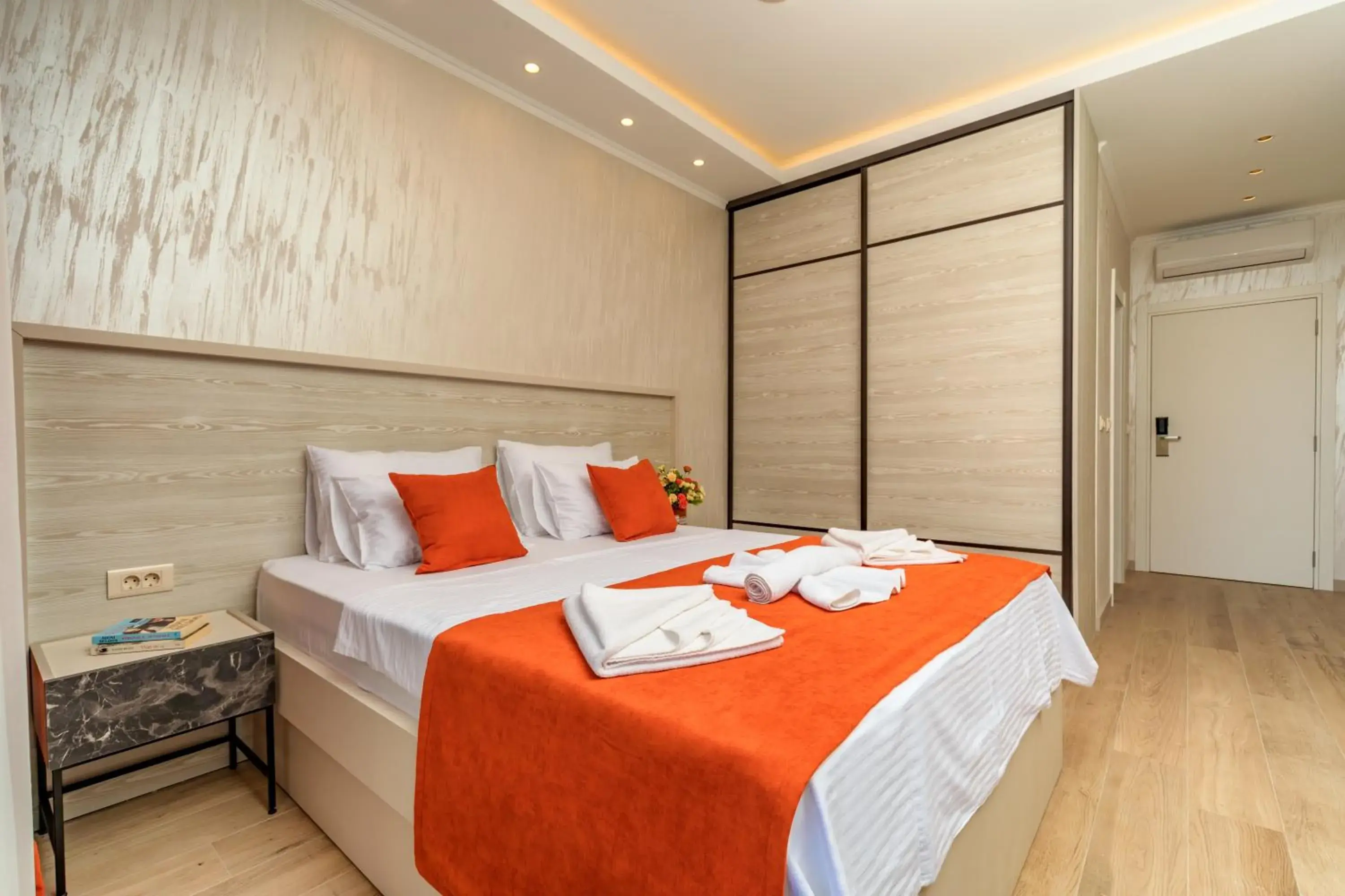 Bedroom, Bed in Luxury Apartments Queen Bedroom, Bed in Luxury Apartments Queen