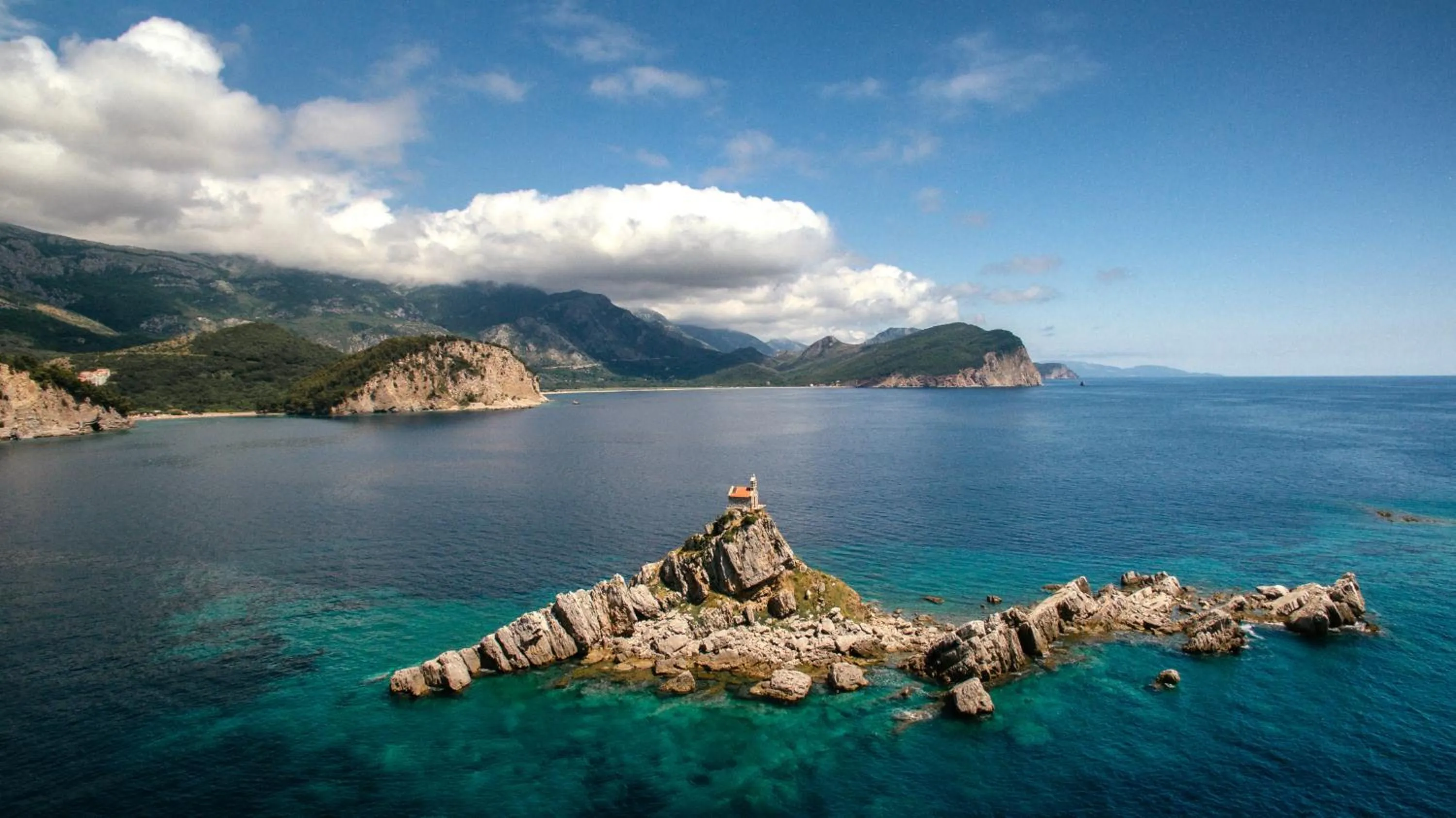 Nearby landmark in Luxury Apartments Queen