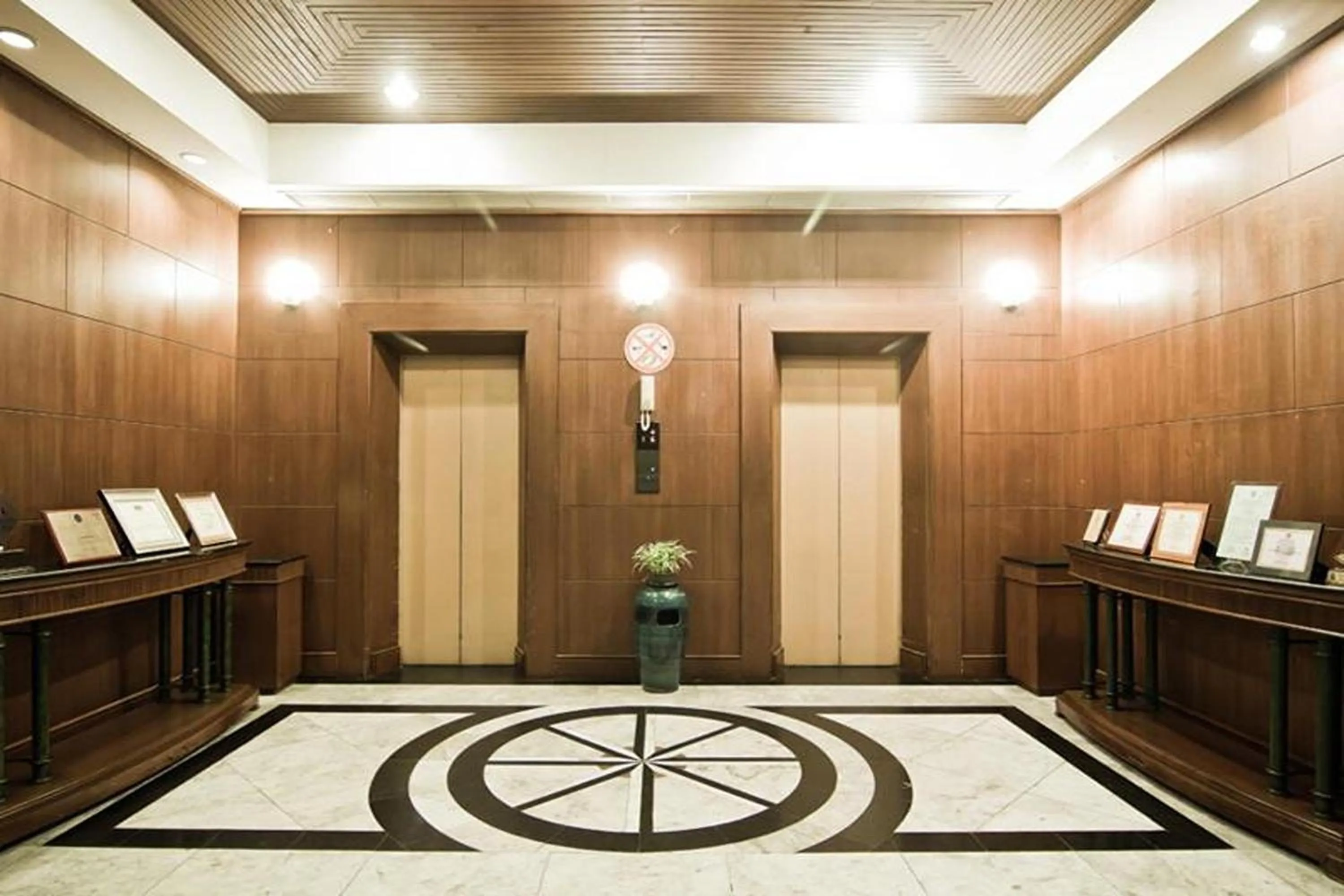 elevator in Laithong Hotel Ubon Ratchathani