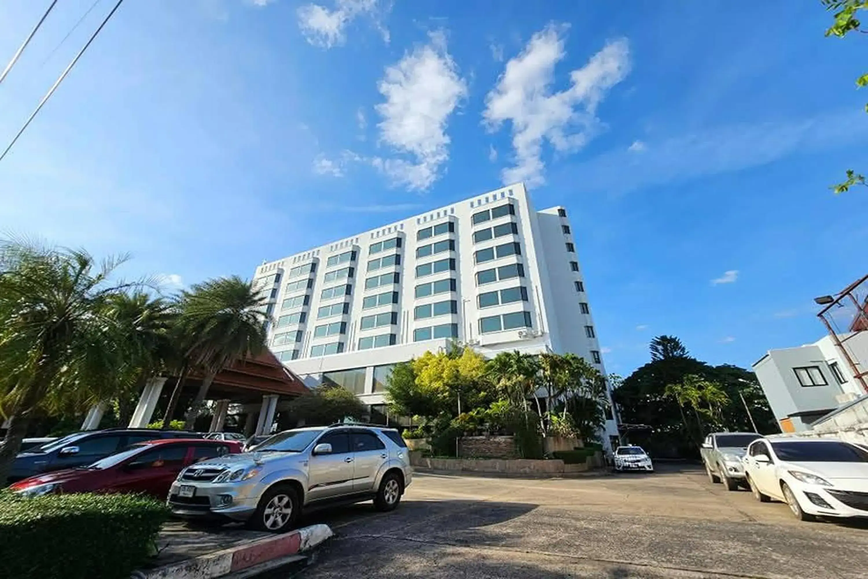 Property building in Laithong Hotel Ubon Ratchathani Property building in Laithong Hotel Ubon Ratchathani