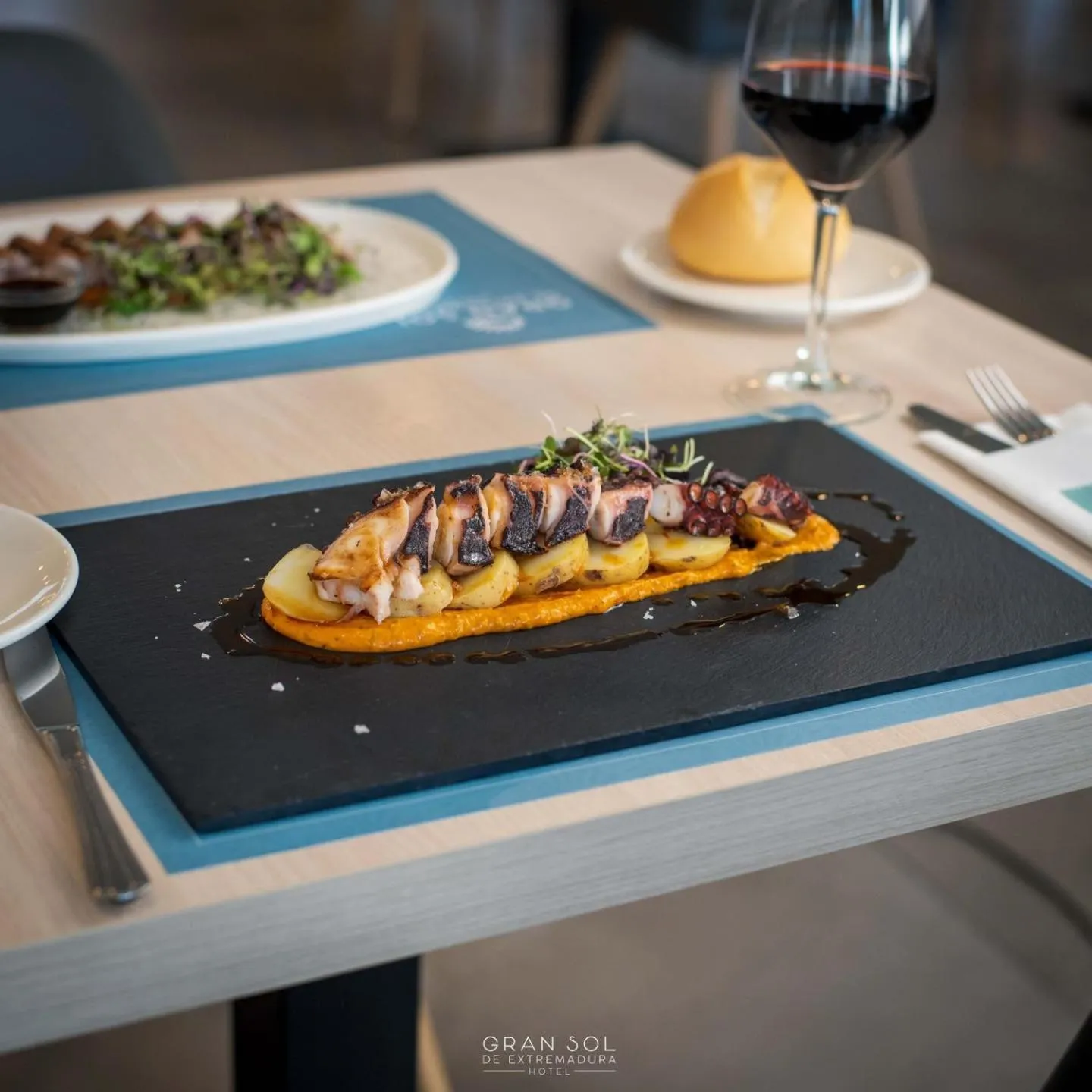 Restaurant/places to eat in Hotel Gran Sol De Extremadura