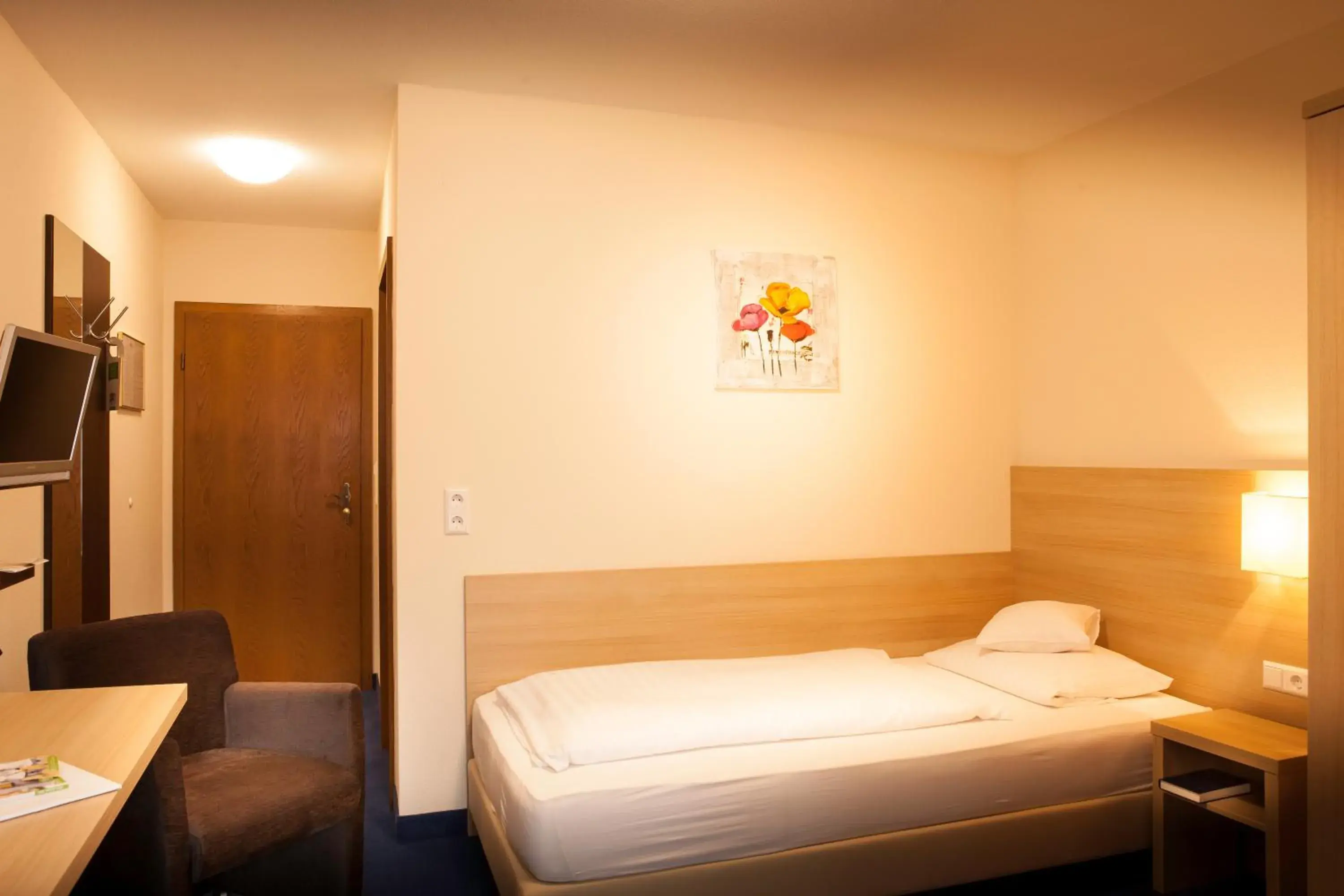 Bed in Flair Hotel Weinstube Lochner