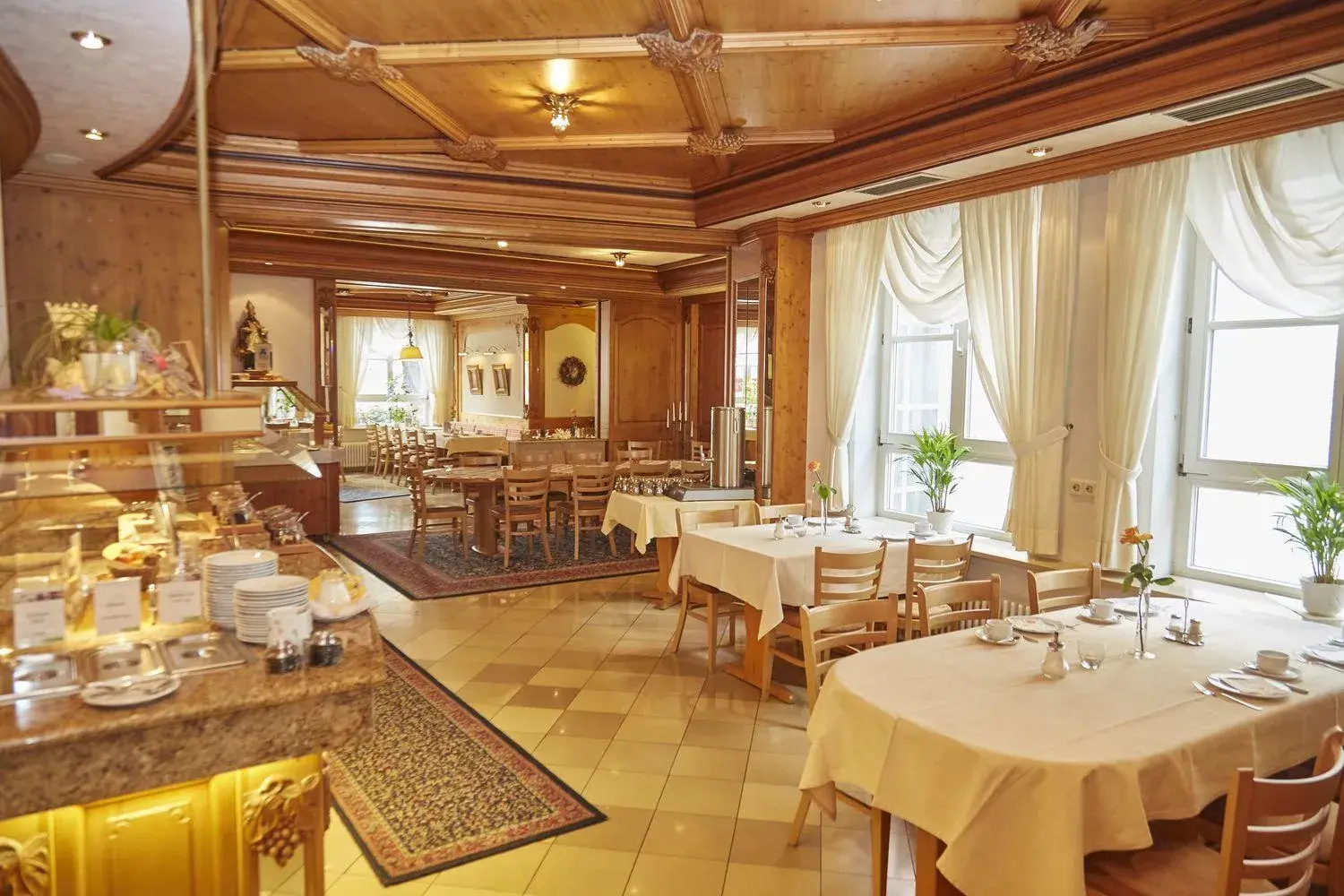 Breakfast, Restaurant/Places to Eat in Flair Hotel Weinstube Lochner
