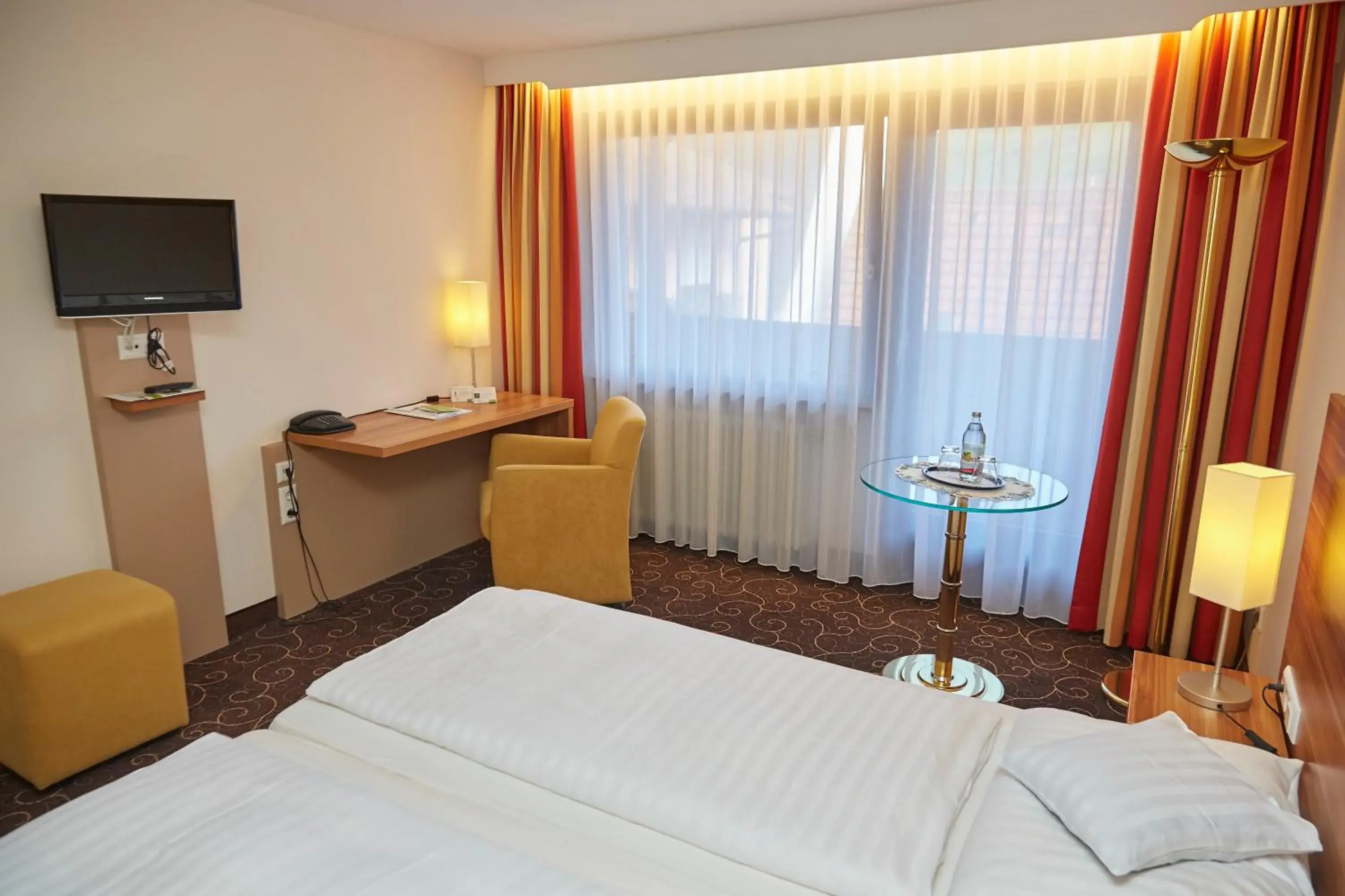 Photo of the whole room, Bed in Flair Hotel Weinstube Lochner