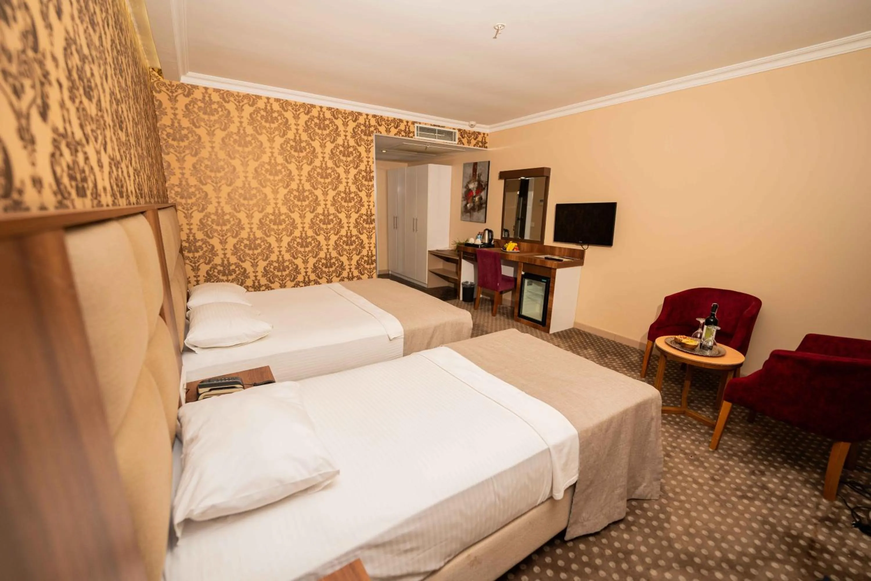 Photo of the whole room, Bed in Boris Hotel Beylikdüzü
