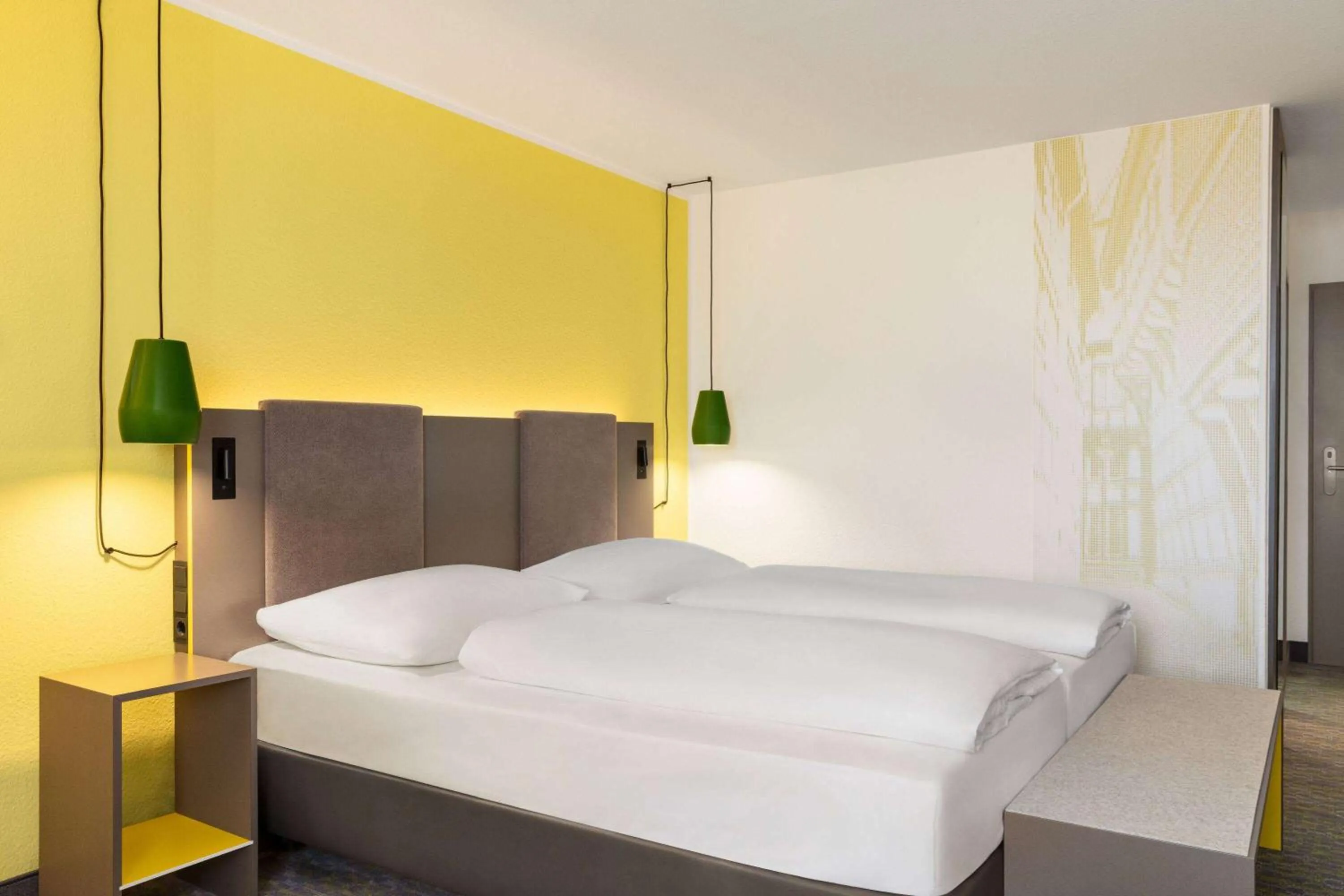 Photo of the whole room, Bed in Vienna House Easy by Wyndham Limburg